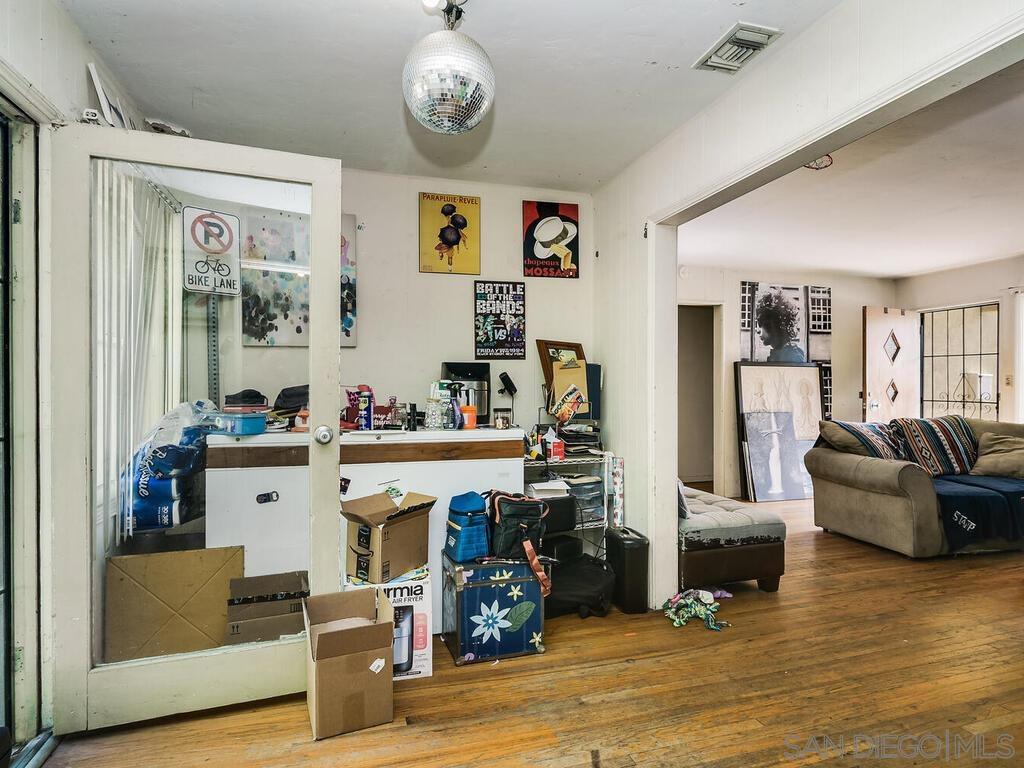 Detail Gallery Image 16 of 23 For 3104 N Evergreen, San Diego,  CA 92110 - 3 Beds | 2 Baths