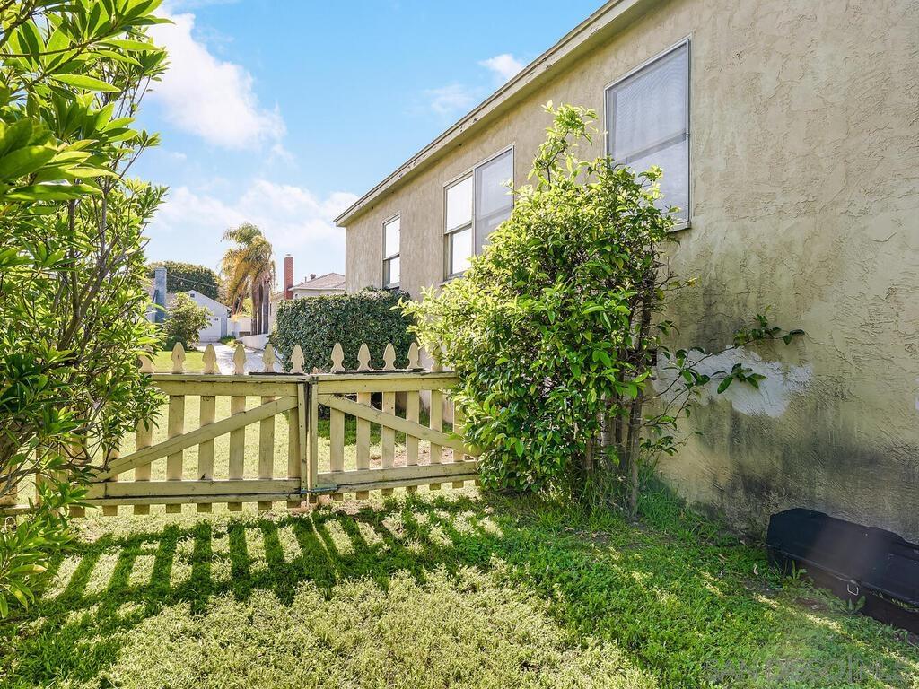 Detail Gallery Image 9 of 23 For 3104 N Evergreen, San Diego,  CA 92110 - 3 Beds | 2 Baths