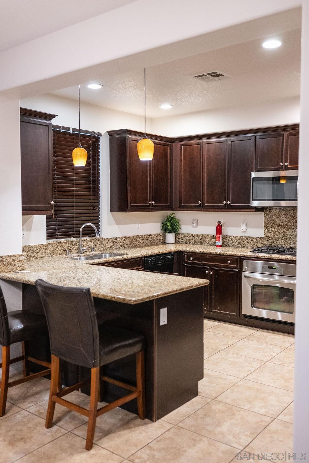 Detail Gallery Image 17 of 43 For 1808  Cyan Lane, Chula Vista,  CA 91913 - 4 Beds | 2/1 Baths