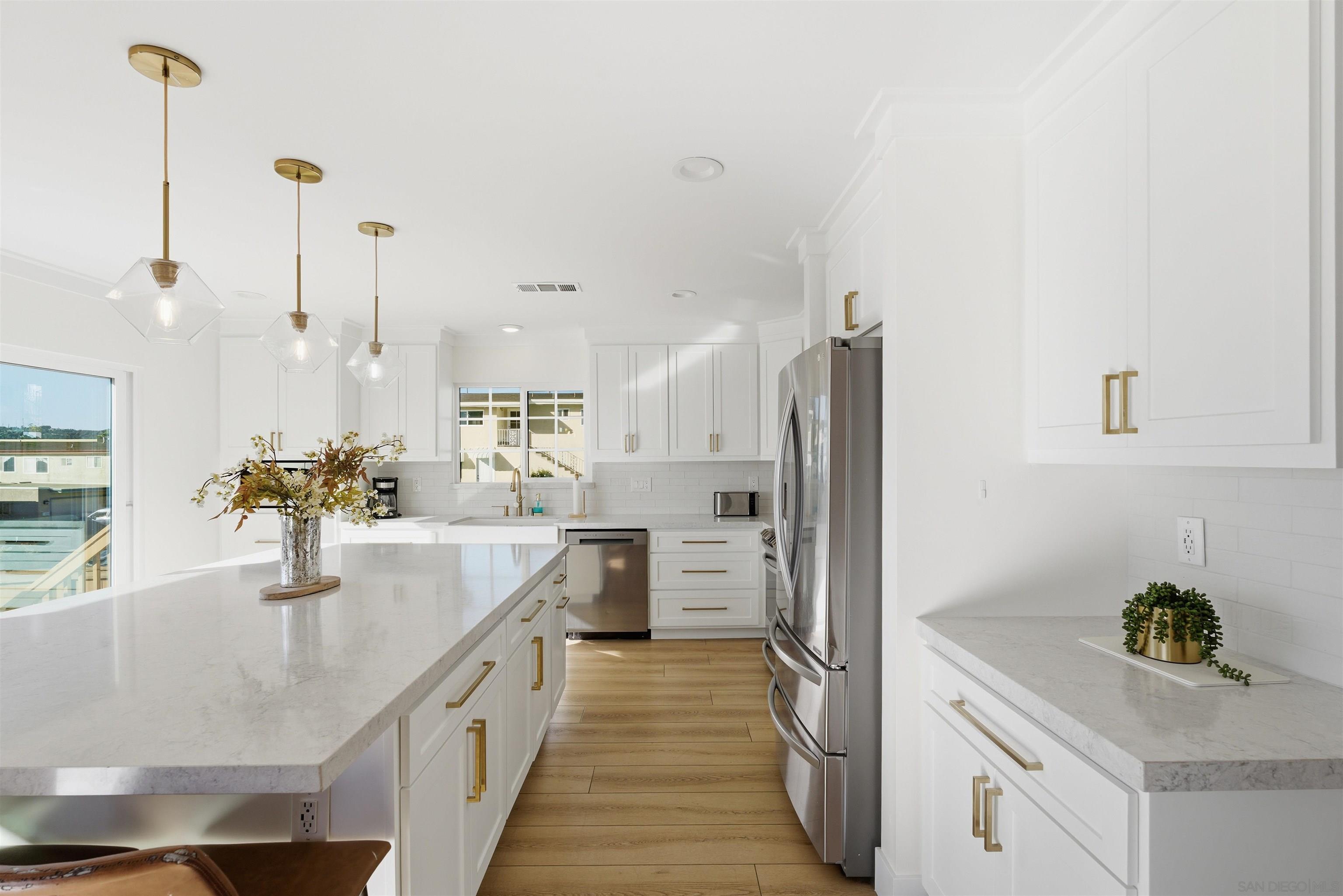 Detail Gallery Image 11 of 52 For 3692  Princeton Avenue, San Diego,  CA 92117 - 5 Beds | 3 Baths