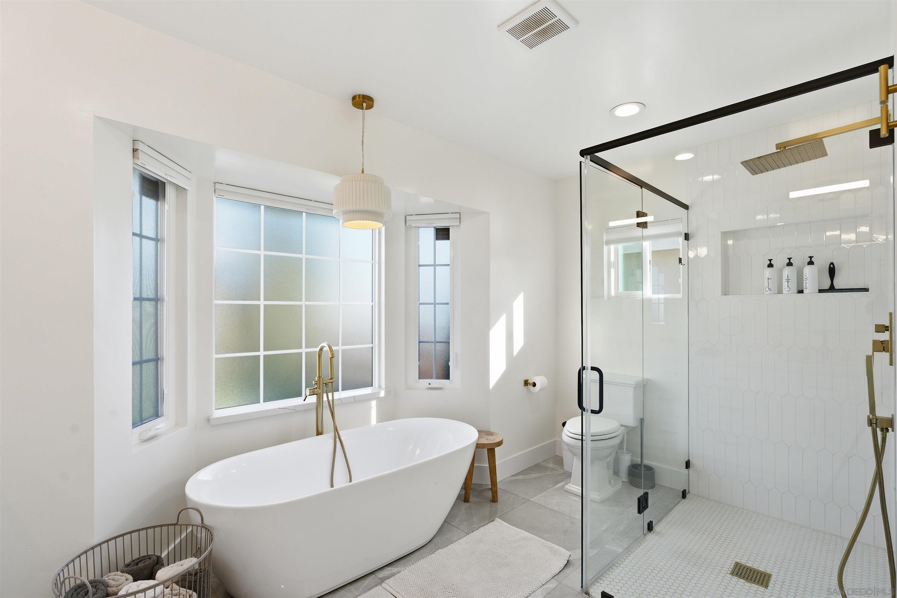 Detail Gallery Image 20 of 52 For 3692  Princeton Avenue, San Diego,  CA 92117 - 5 Beds | 3 Baths