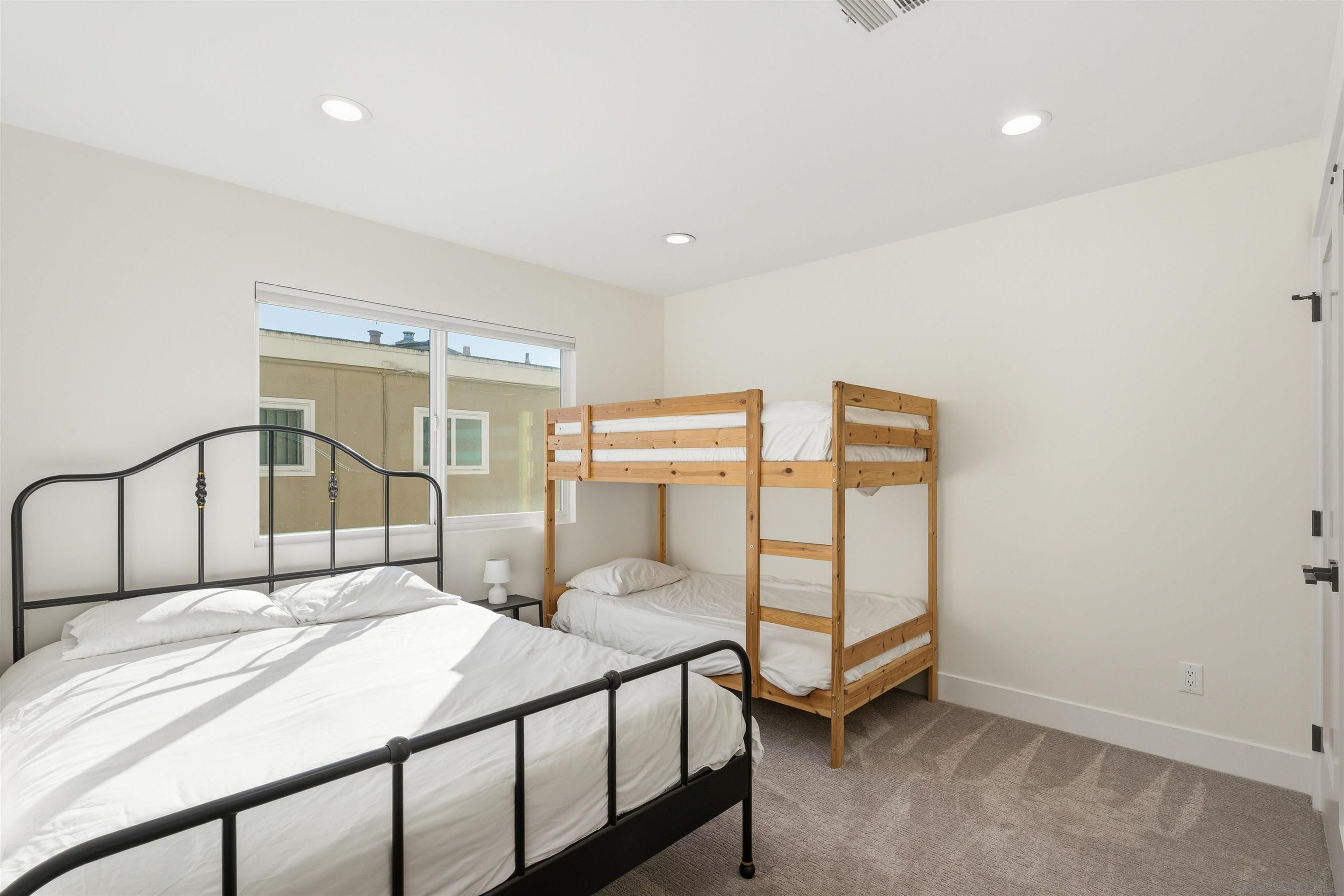 Detail Gallery Image 25 of 52 For 3692  Princeton Avenue, San Diego,  CA 92117 - 5 Beds | 3 Baths