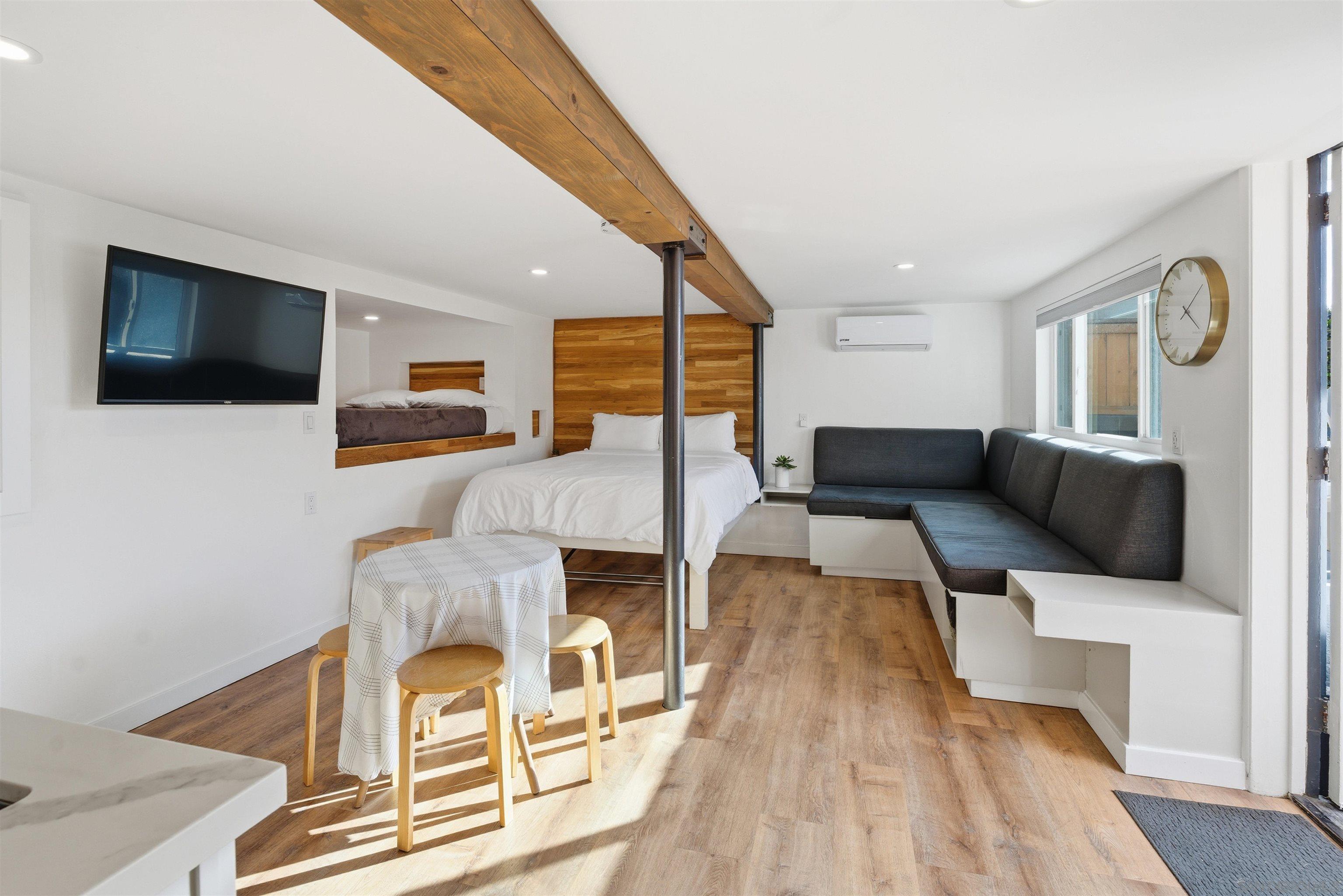 Detail Gallery Image 35 of 52 For 3692  Princeton Avenue, San Diego,  CA 92117 - 5 Beds | 3 Baths