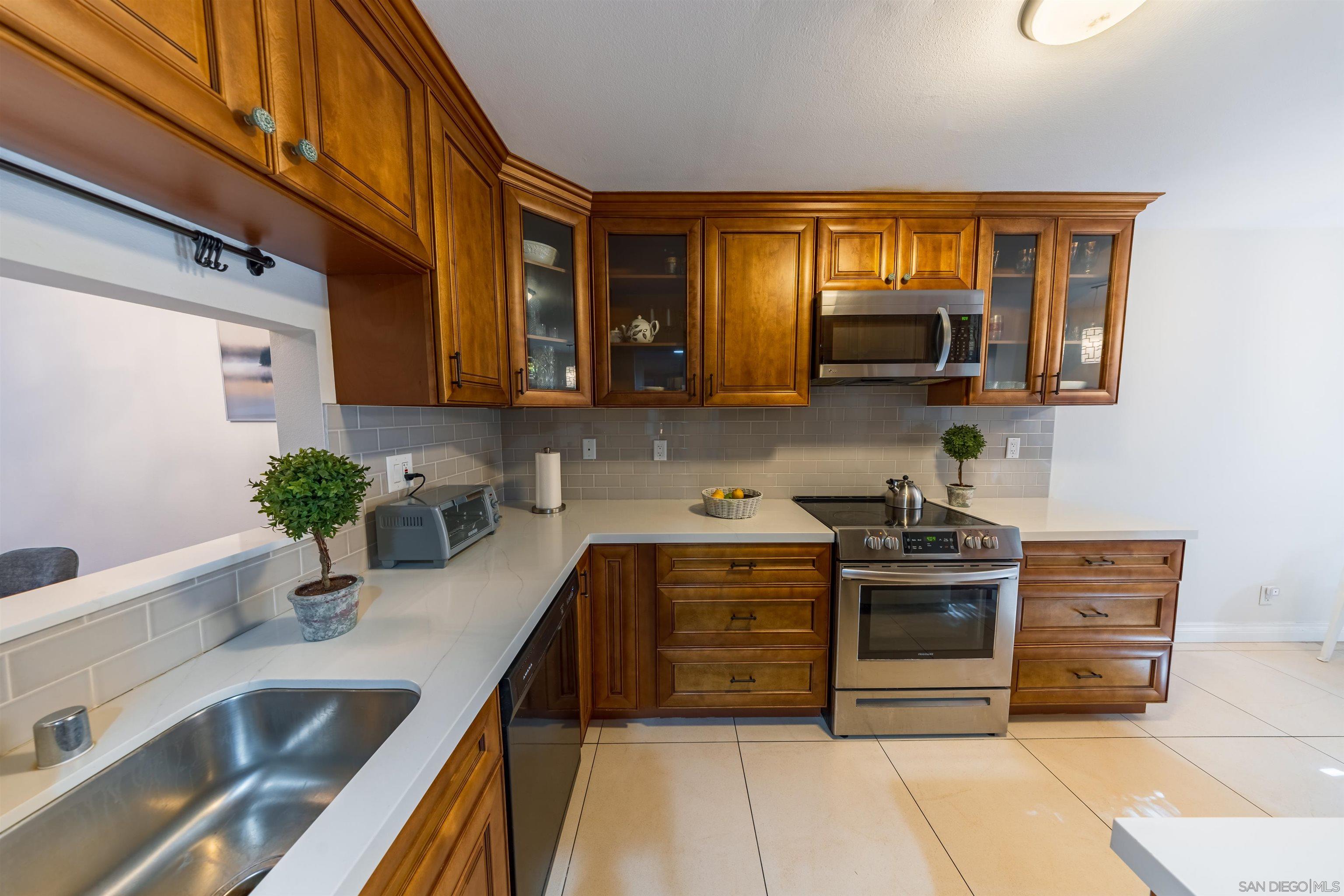 Detail Gallery Image 4 of 23 For 7245  Navajo  #D170,  San Diego,  CA 92119 - 2 Beds | 2 Baths