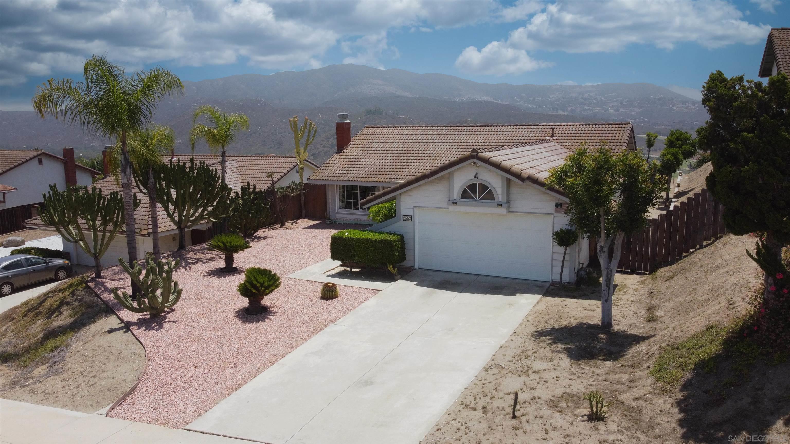 Detail Gallery Image 2 of 42 For 2552  Wind River Rd, El Cajon,  CA 92019 - 3 Beds | 2 Baths