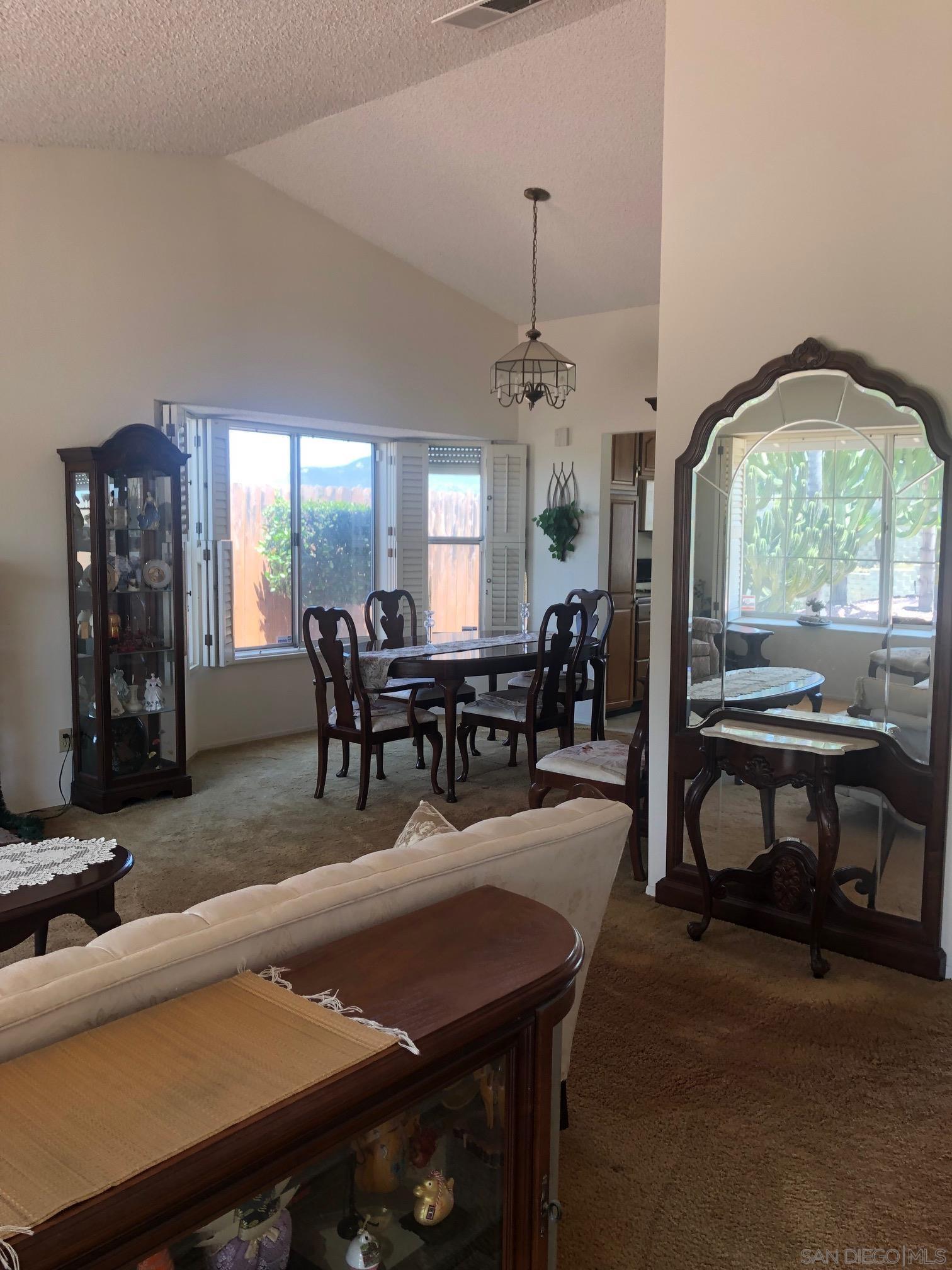 Detail Gallery Image 12 of 42 For 2552  Wind River Rd, El Cajon,  CA 92019 - 3 Beds | 2 Baths