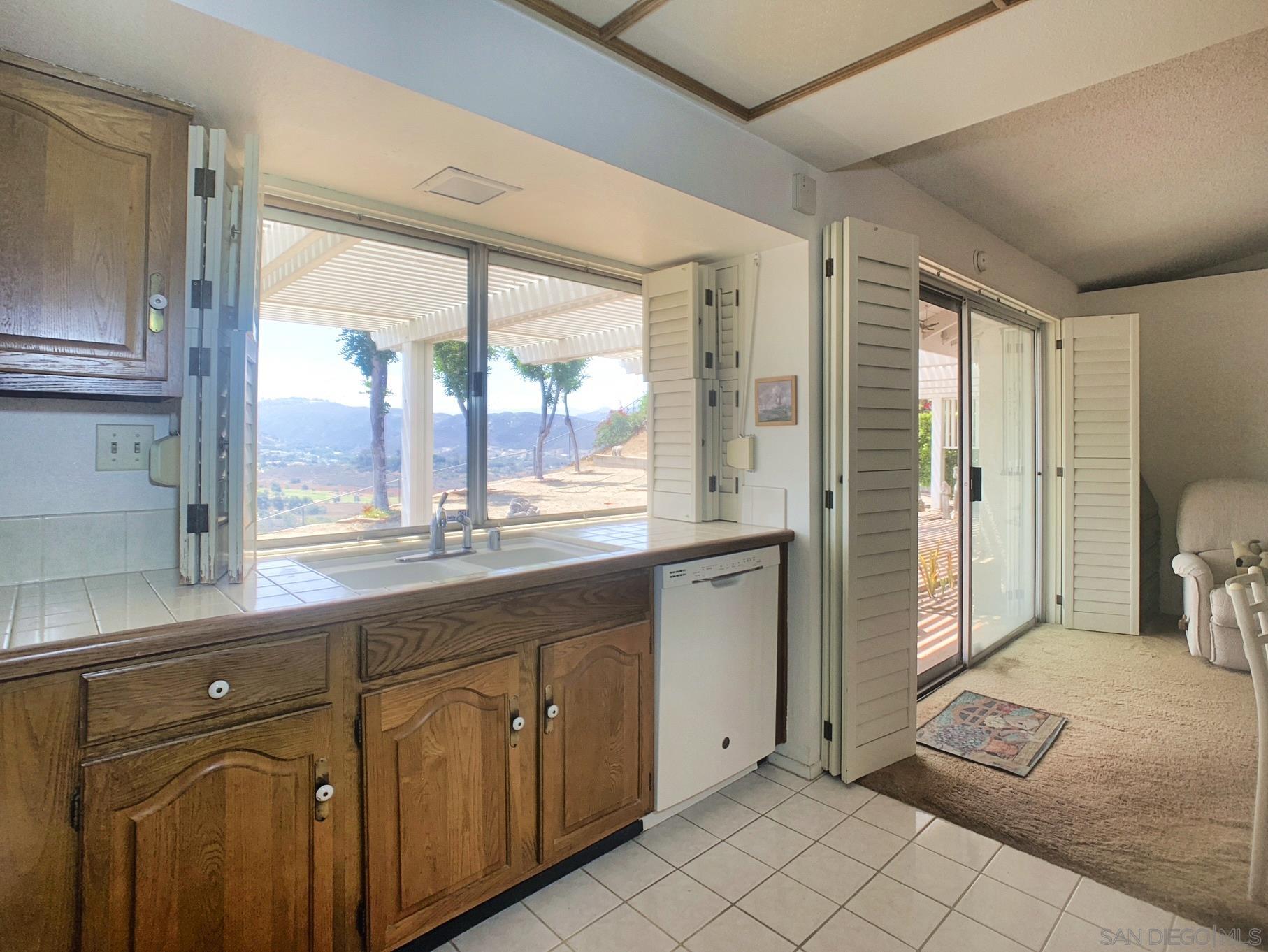 Detail Gallery Image 16 of 42 For 2552  Wind River Rd, El Cajon,  CA 92019 - 3 Beds | 2 Baths