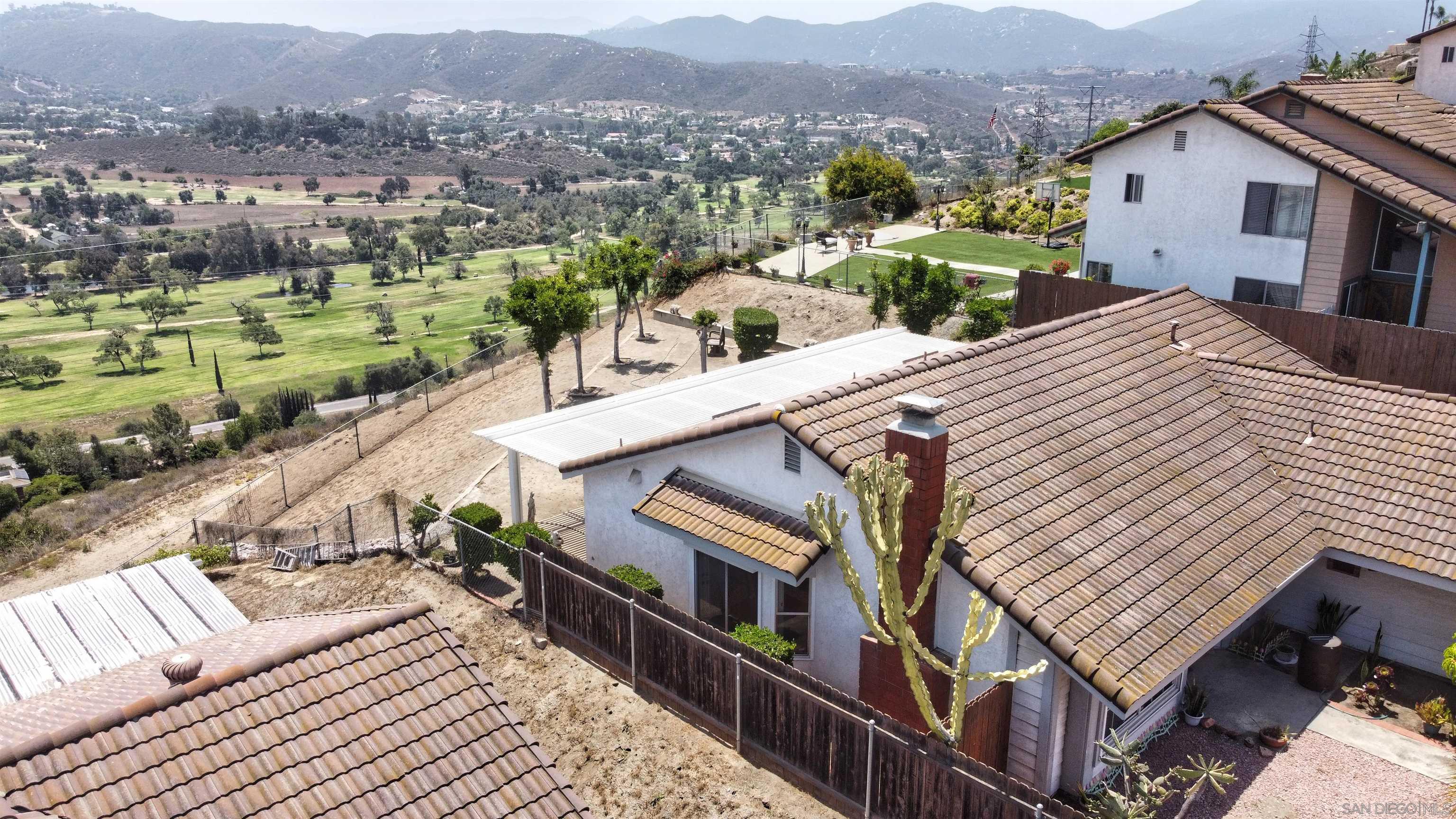 Detail Gallery Image 3 of 42 For 2552  Wind River Rd, El Cajon,  CA 92019 - 3 Beds | 2 Baths