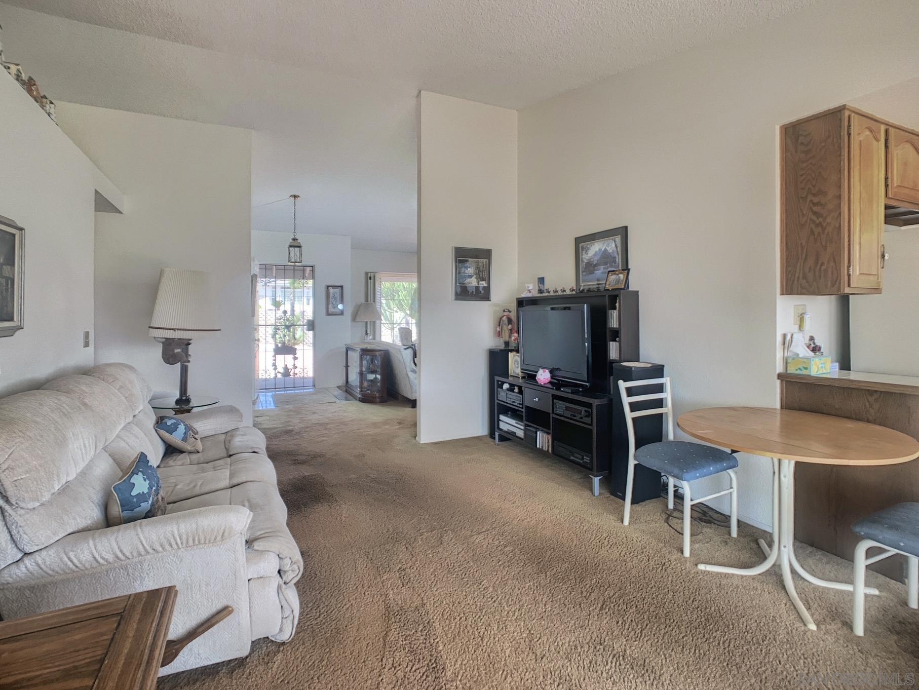 Detail Gallery Image 9 of 42 For 2552  Wind River Rd, El Cajon,  CA 92019 - 3 Beds | 2 Baths