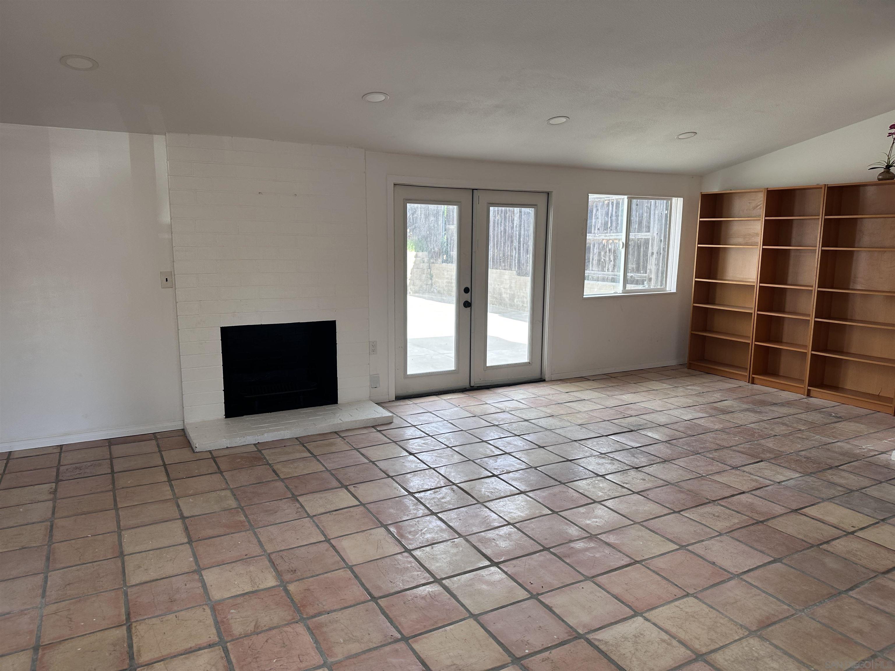 Detail Gallery Image 5 of 13 For 9212  Hector Avenue, San Diego,  CA 92123 - 3 Beds | 2 Baths