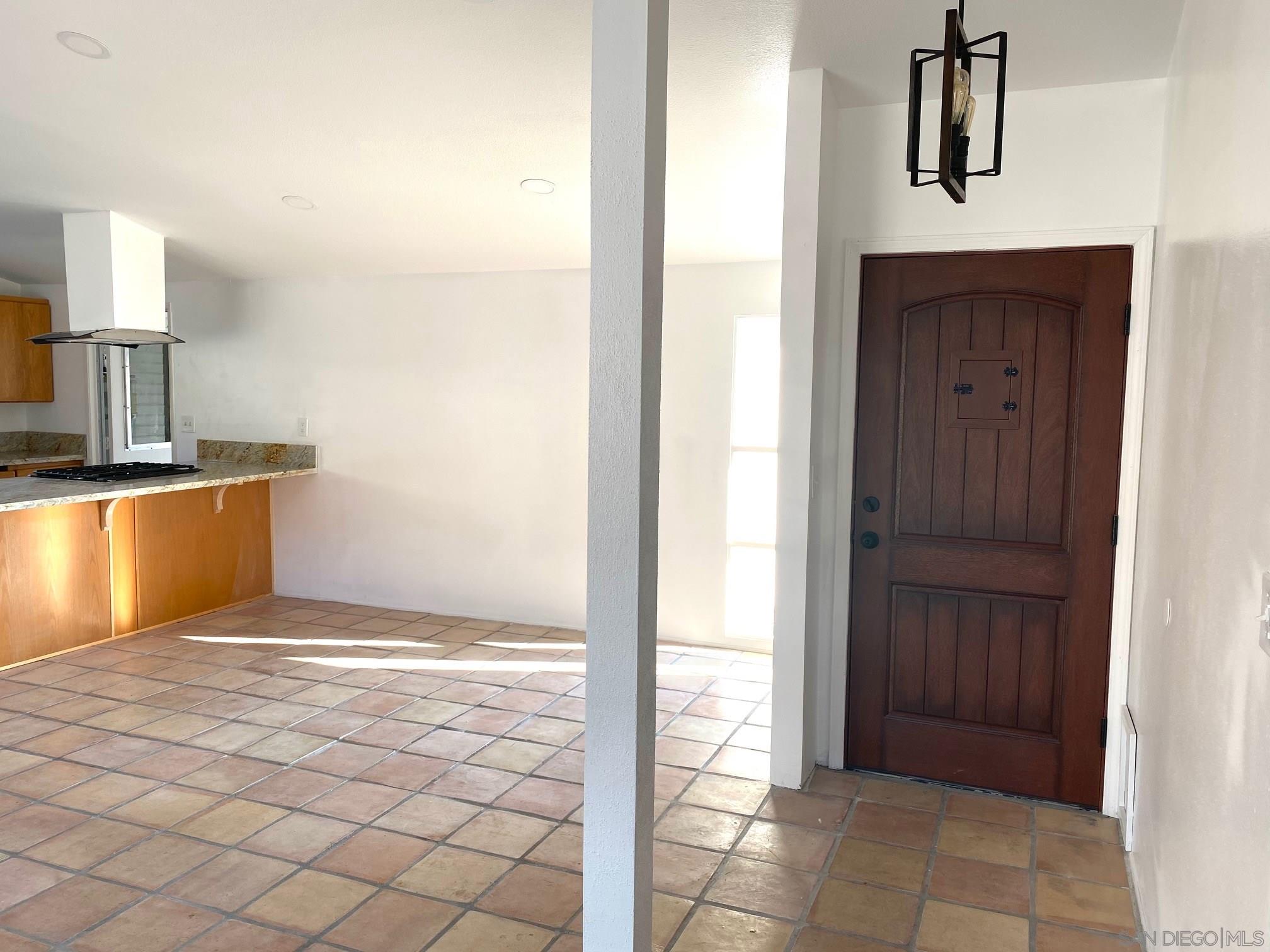 Detail Gallery Image 6 of 13 For 9212  Hector Avenue, San Diego,  CA 92123 - 3 Beds | 2 Baths