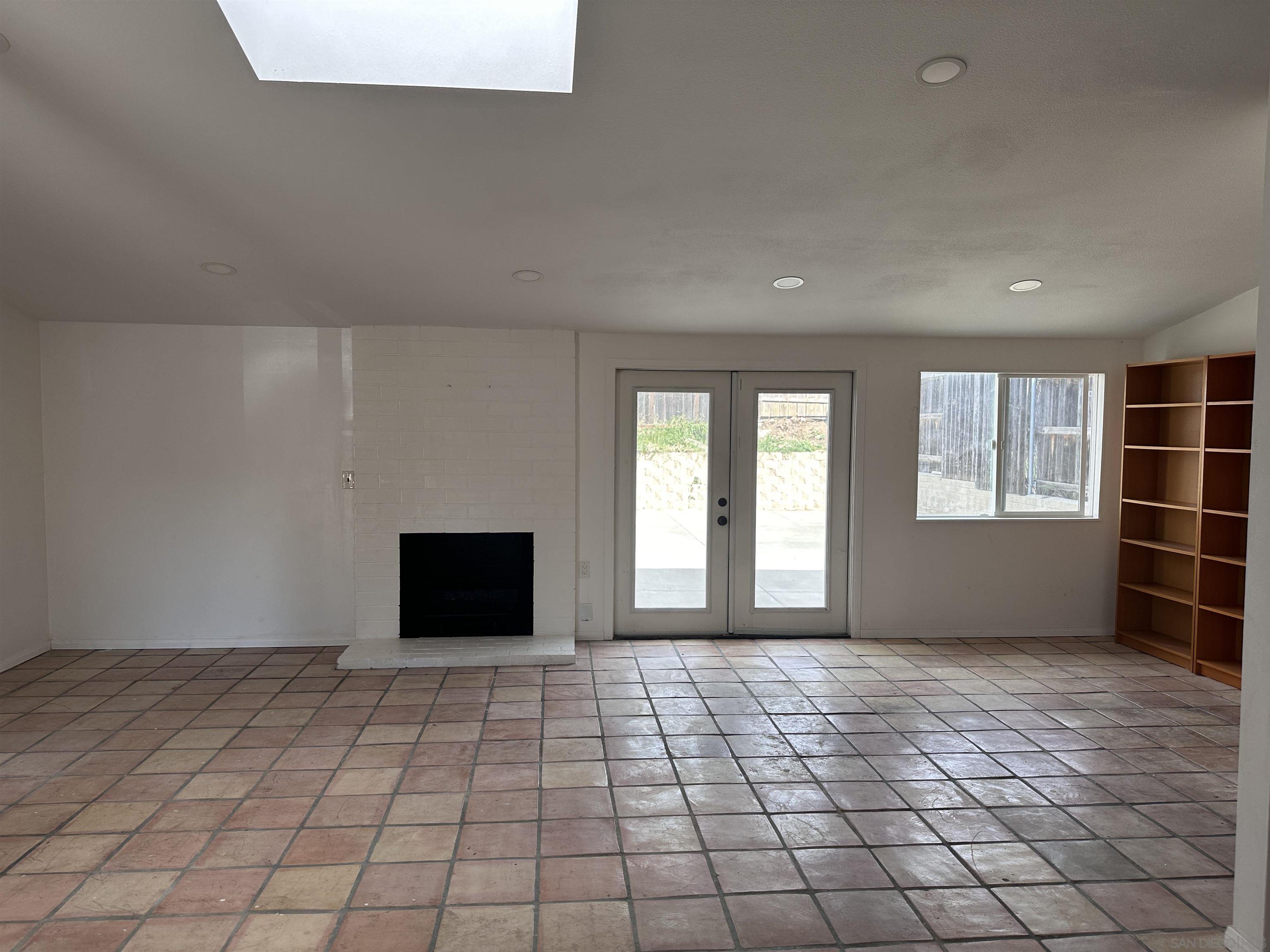 Detail Gallery Image 7 of 13 For 9212  Hector Avenue, San Diego,  CA 92123 - 3 Beds | 2 Baths