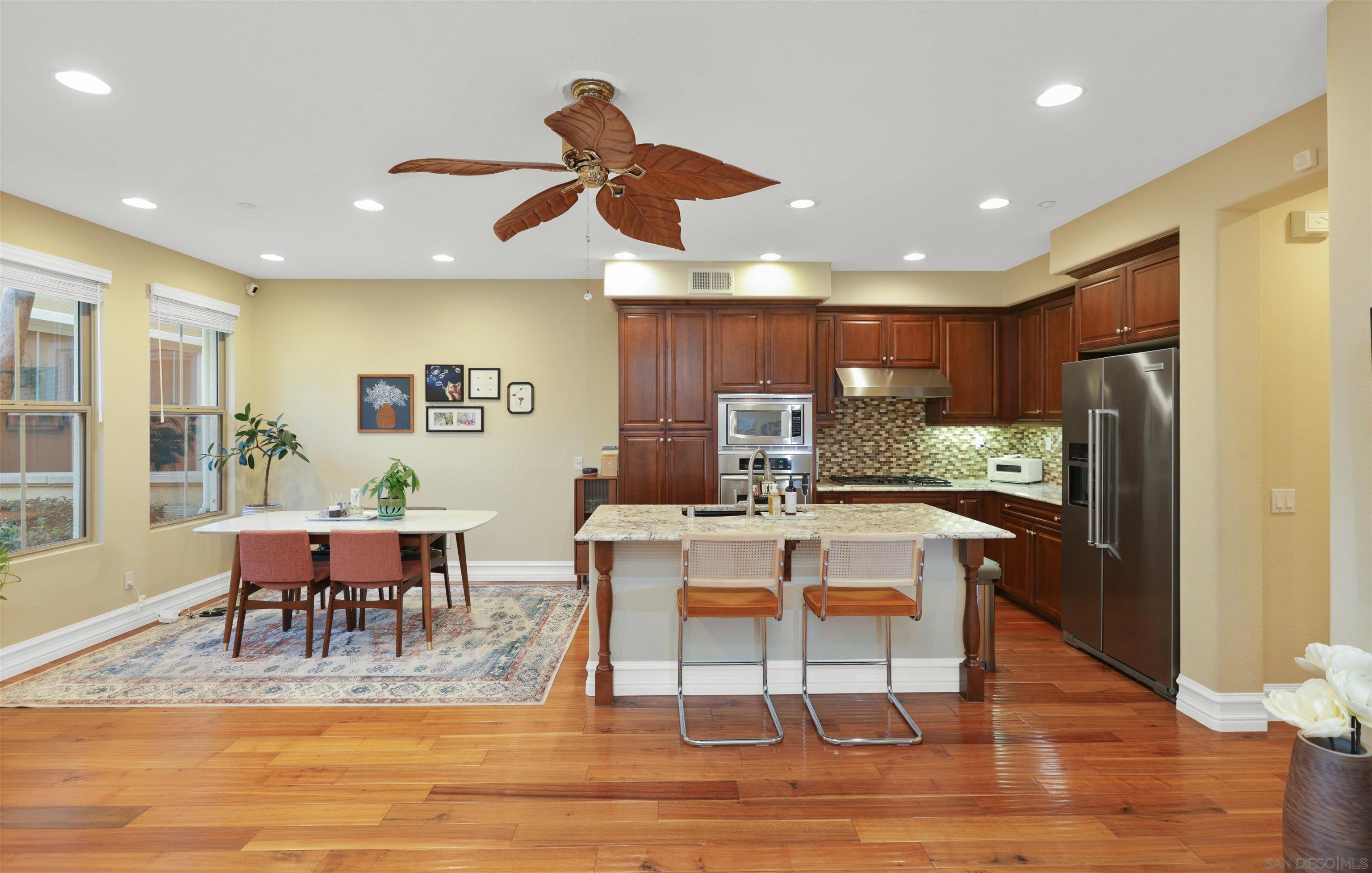 Detail Gallery Image 11 of 48 For 181  Groveland, Irvine,  CA 92620 - 2 Beds | 2/1 Baths