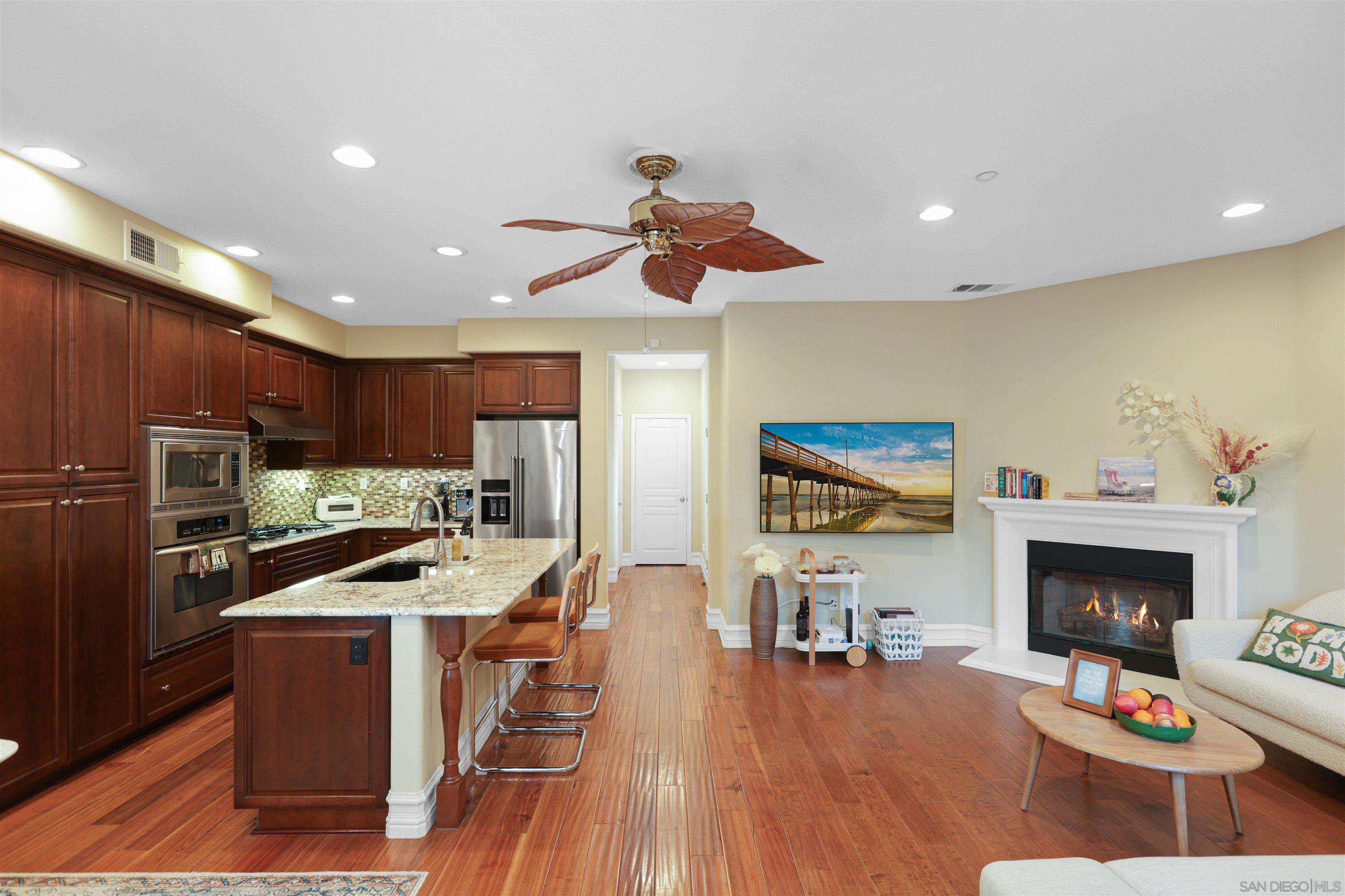 Detail Gallery Image 13 of 48 For 181  Groveland, Irvine,  CA 92620 - 2 Beds | 2/1 Baths