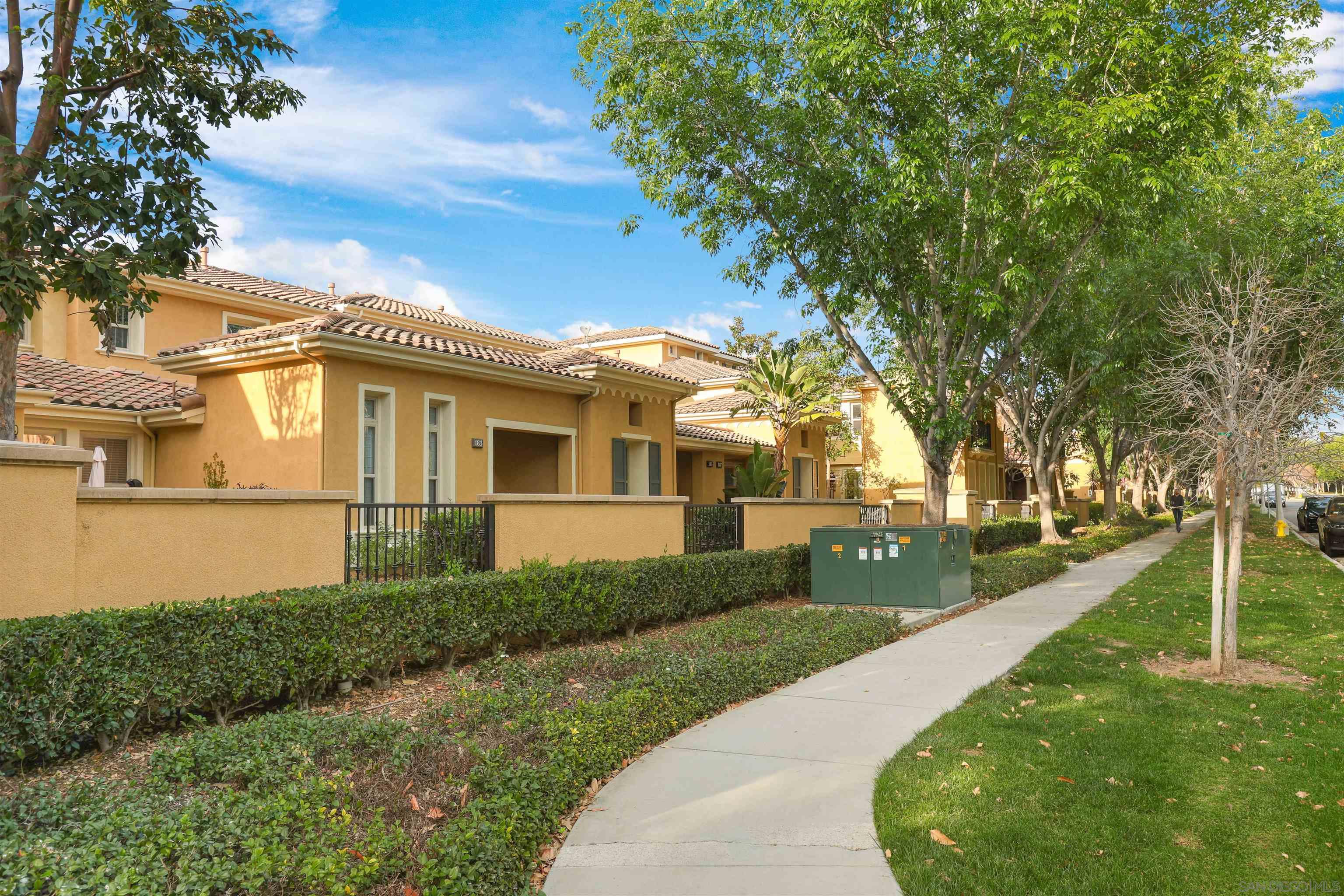 Detail Gallery Image 4 of 48 For 181  Groveland, Irvine,  CA 92620 - 2 Beds | 2/1 Baths