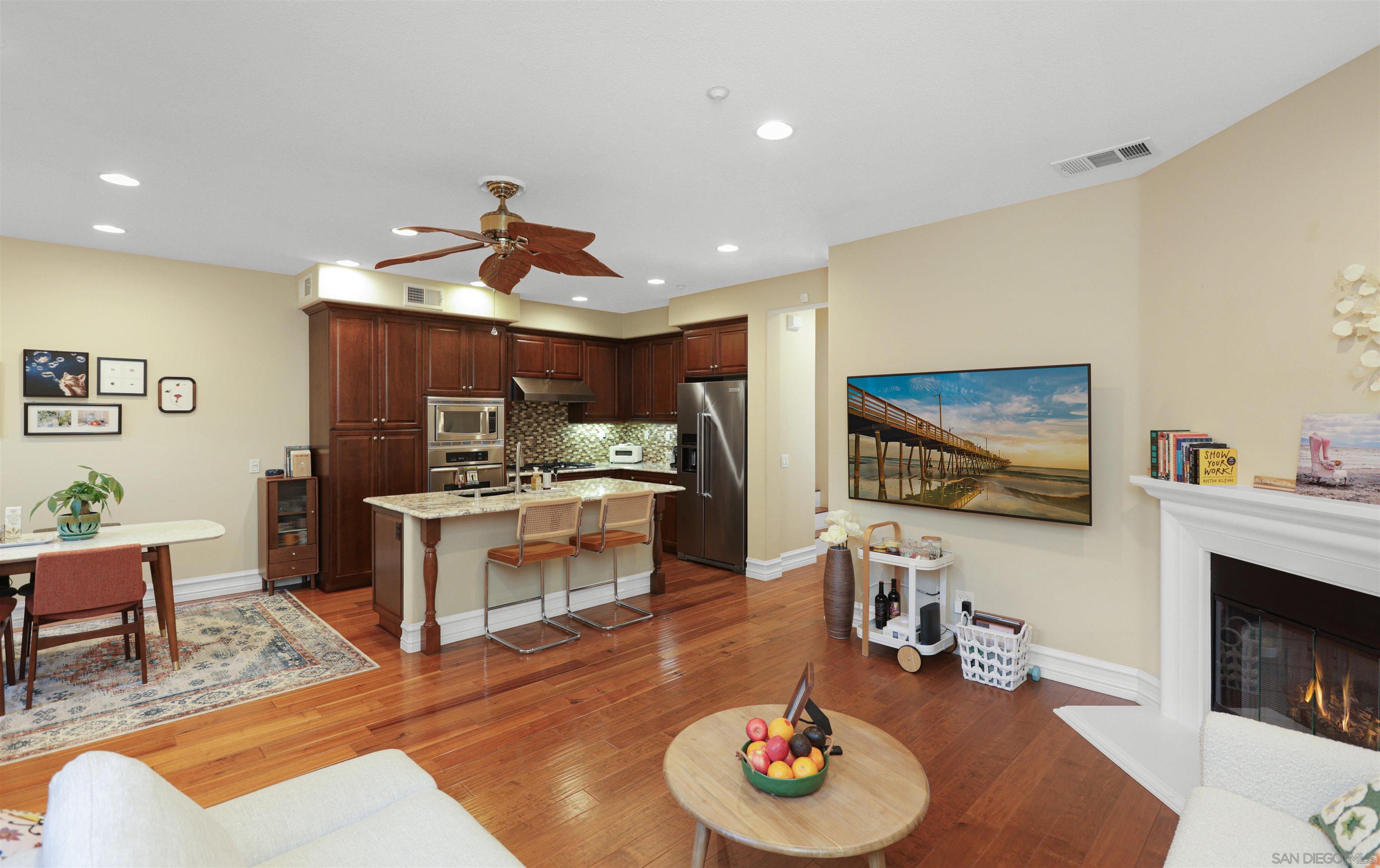 Detail Gallery Image 8 of 48 For 181  Groveland, Irvine,  CA 92620 - 2 Beds | 2/1 Baths