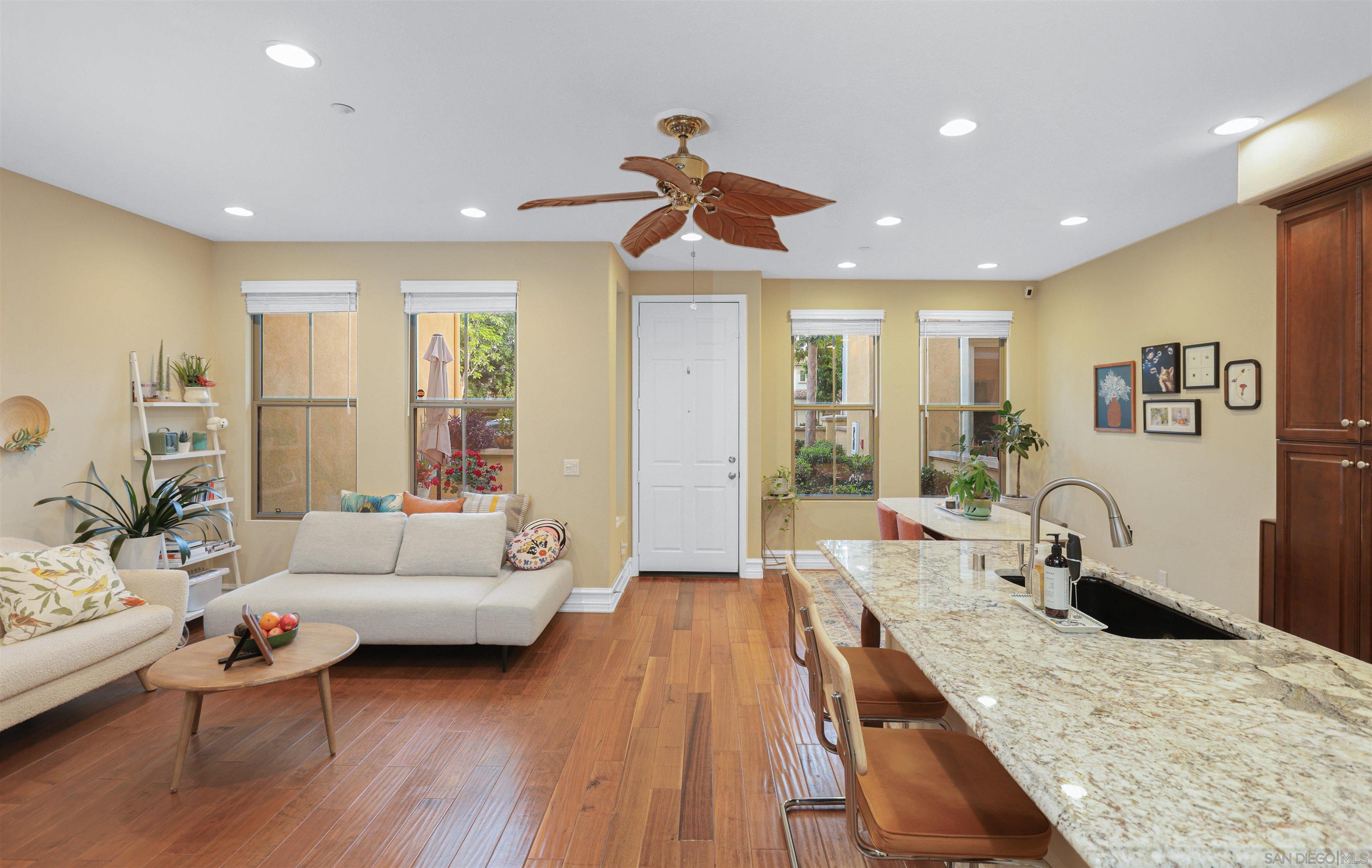 Detail Gallery Image 10 of 48 For 181  Groveland, Irvine,  CA 92620 - 2 Beds | 2/1 Baths