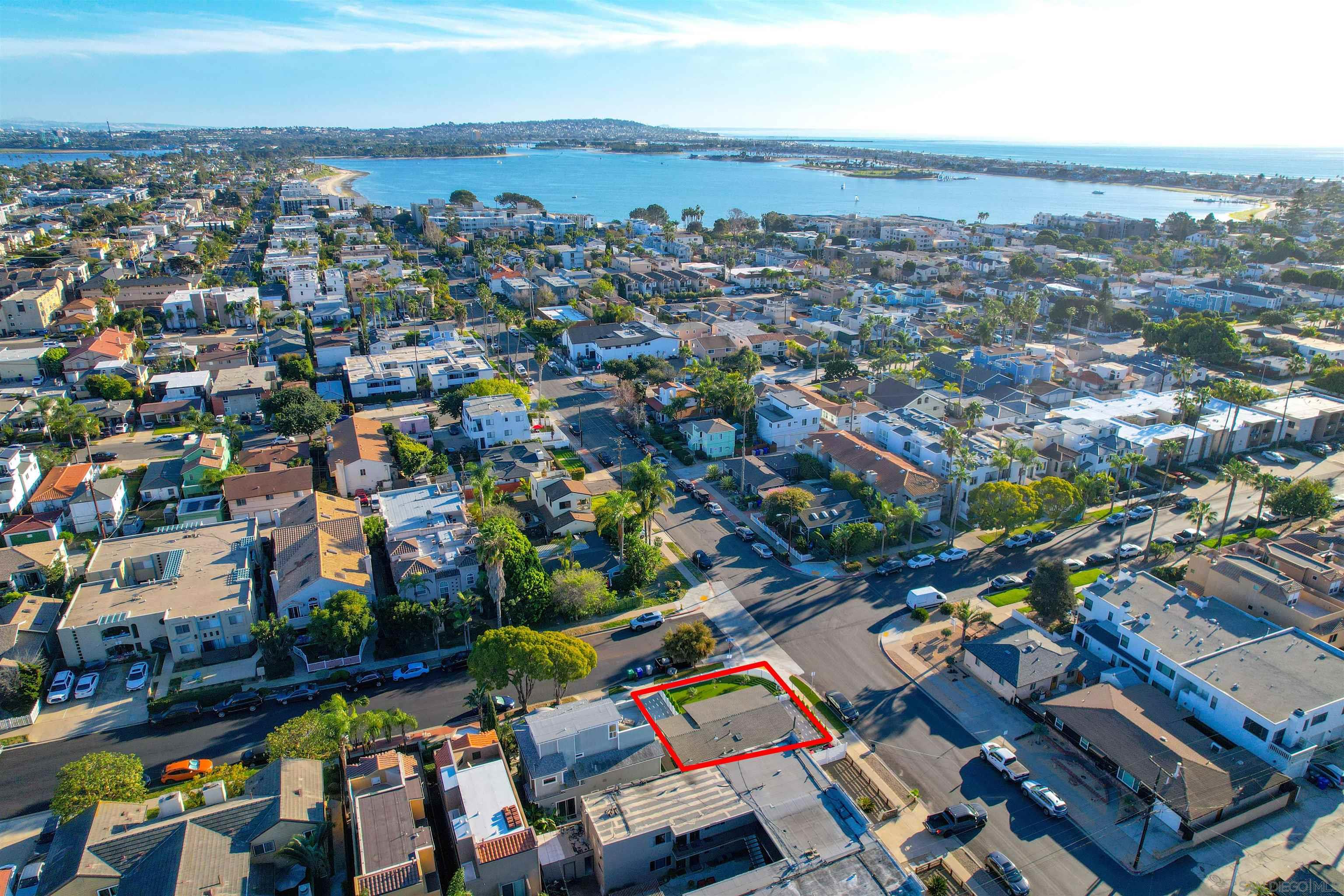 Detail Gallery Image 3 of 47 For 1404  Thomas Ave, San Diego,  CA 92109 - 2 Beds | 2 Baths