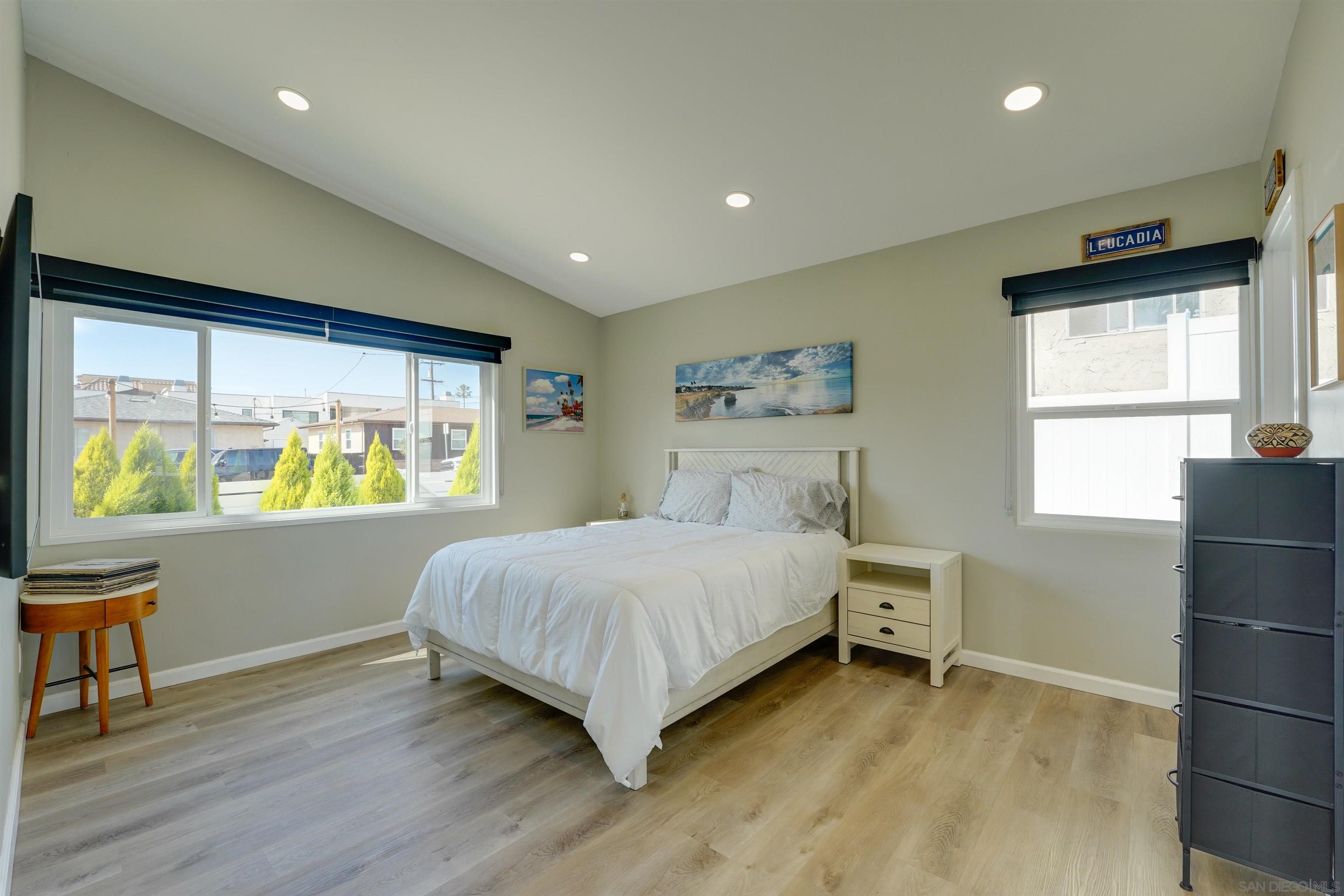 Detail Gallery Image 21 of 47 For 1404  Thomas Ave, San Diego,  CA 92109 - 2 Beds | 2 Baths