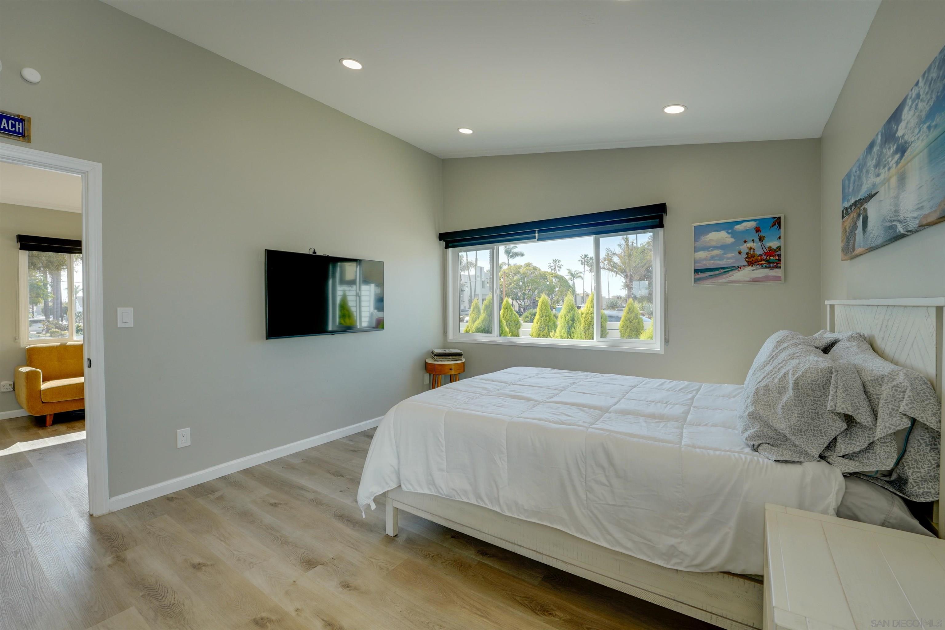 Detail Gallery Image 22 of 47 For 1404  Thomas Ave, San Diego,  CA 92109 - 2 Beds | 2 Baths