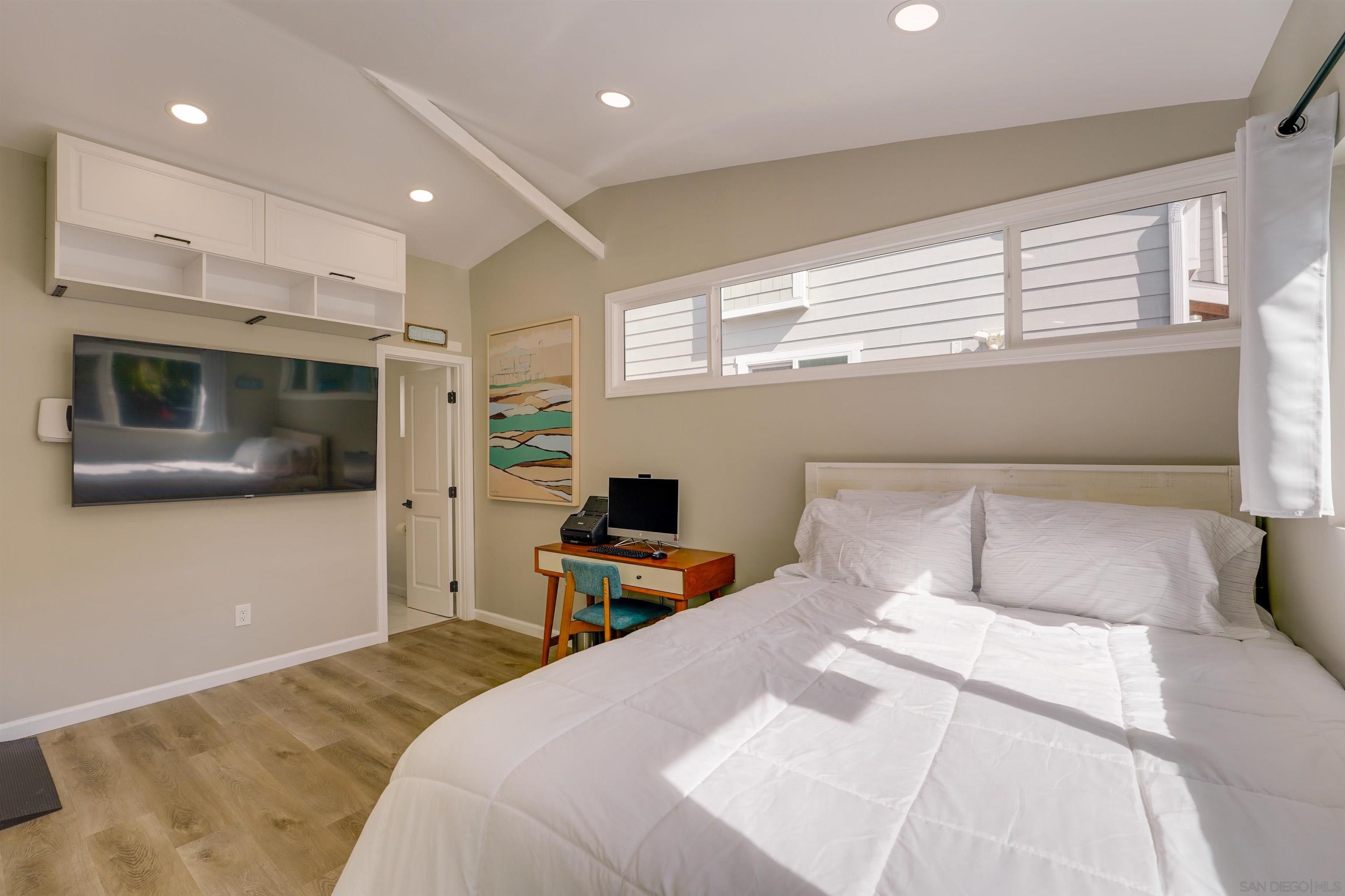 Detail Gallery Image 27 of 47 For 1404  Thomas Ave, San Diego,  CA 92109 - 2 Beds | 2 Baths