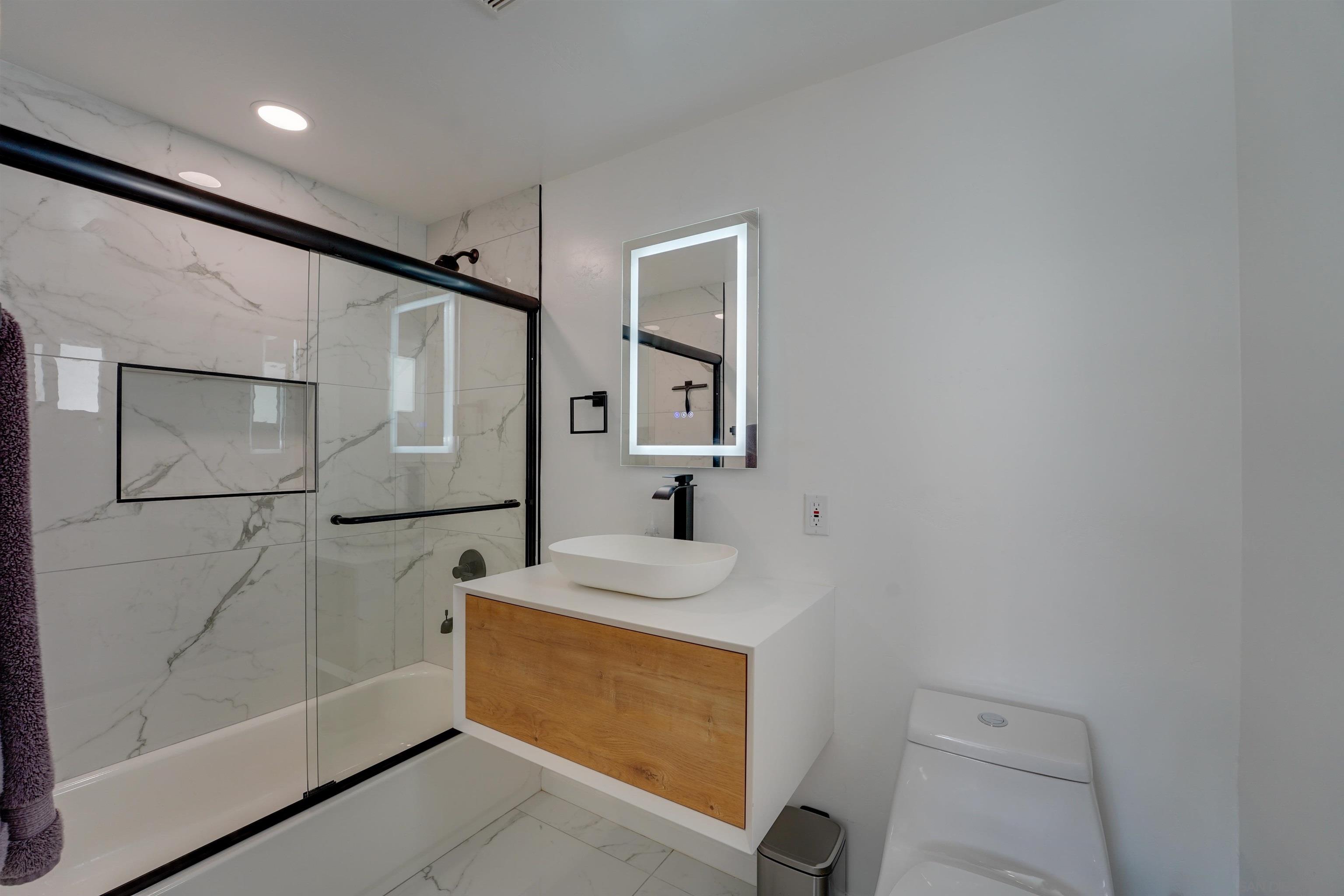 Detail Gallery Image 28 of 47 For 1404  Thomas Ave, San Diego,  CA 92109 - 2 Beds | 2 Baths