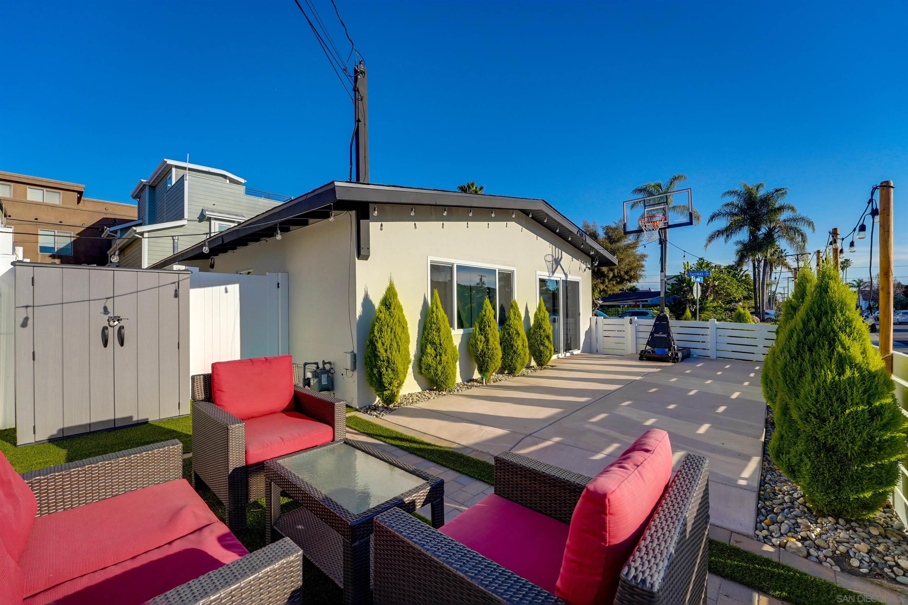 Detail Gallery Image 34 of 47 For 1404  Thomas Ave, San Diego,  CA 92109 - 2 Beds | 2 Baths