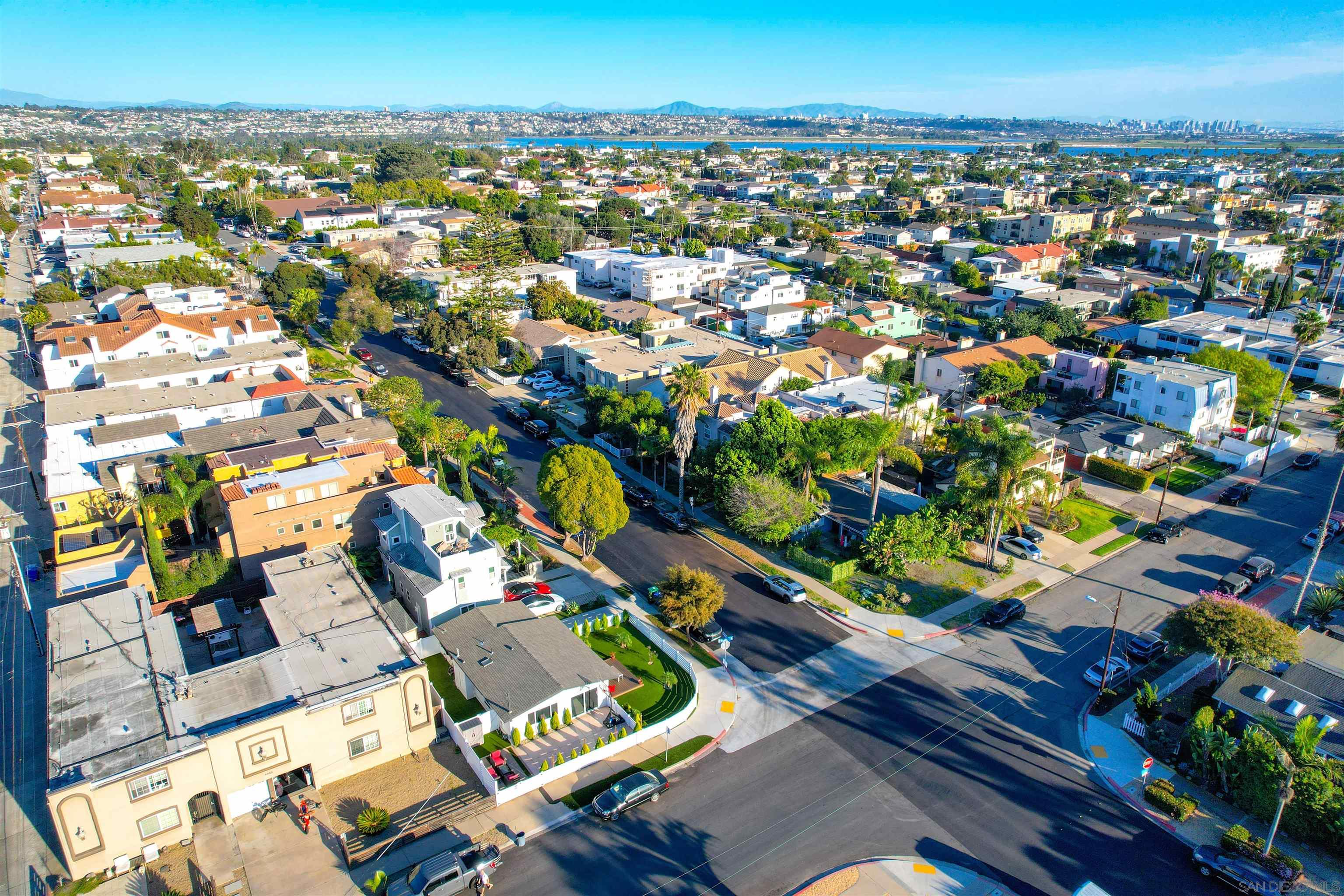 Detail Gallery Image 38 of 47 For 1404  Thomas Ave, San Diego,  CA 92109 - 2 Beds | 2 Baths