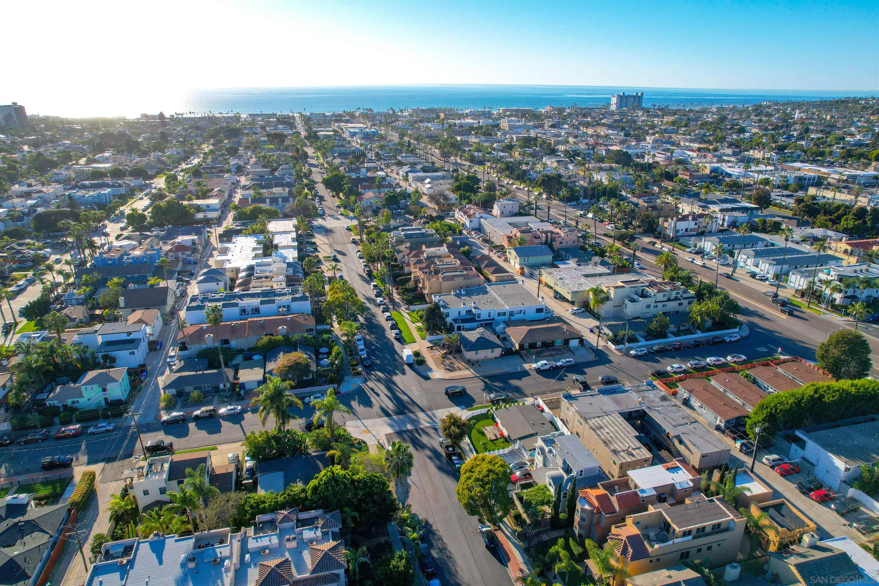 Detail Gallery Image 41 of 47 For 1404  Thomas Ave, San Diego,  CA 92109 - 2 Beds | 2 Baths