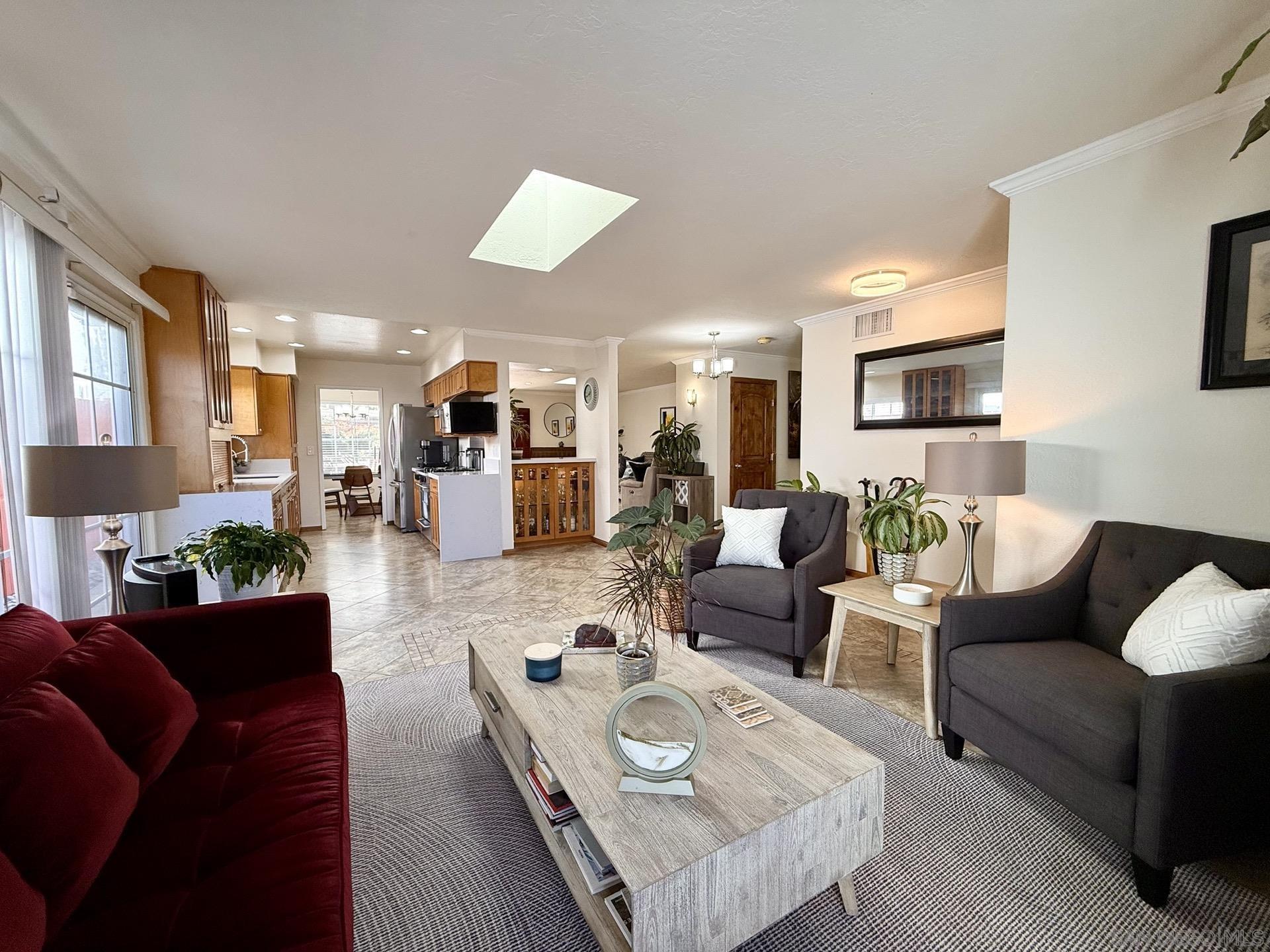 Detail Gallery Image 2 of 64 For 2767  Lancha St, San Diego,  CA 92111 - 3 Beds | 2 Baths