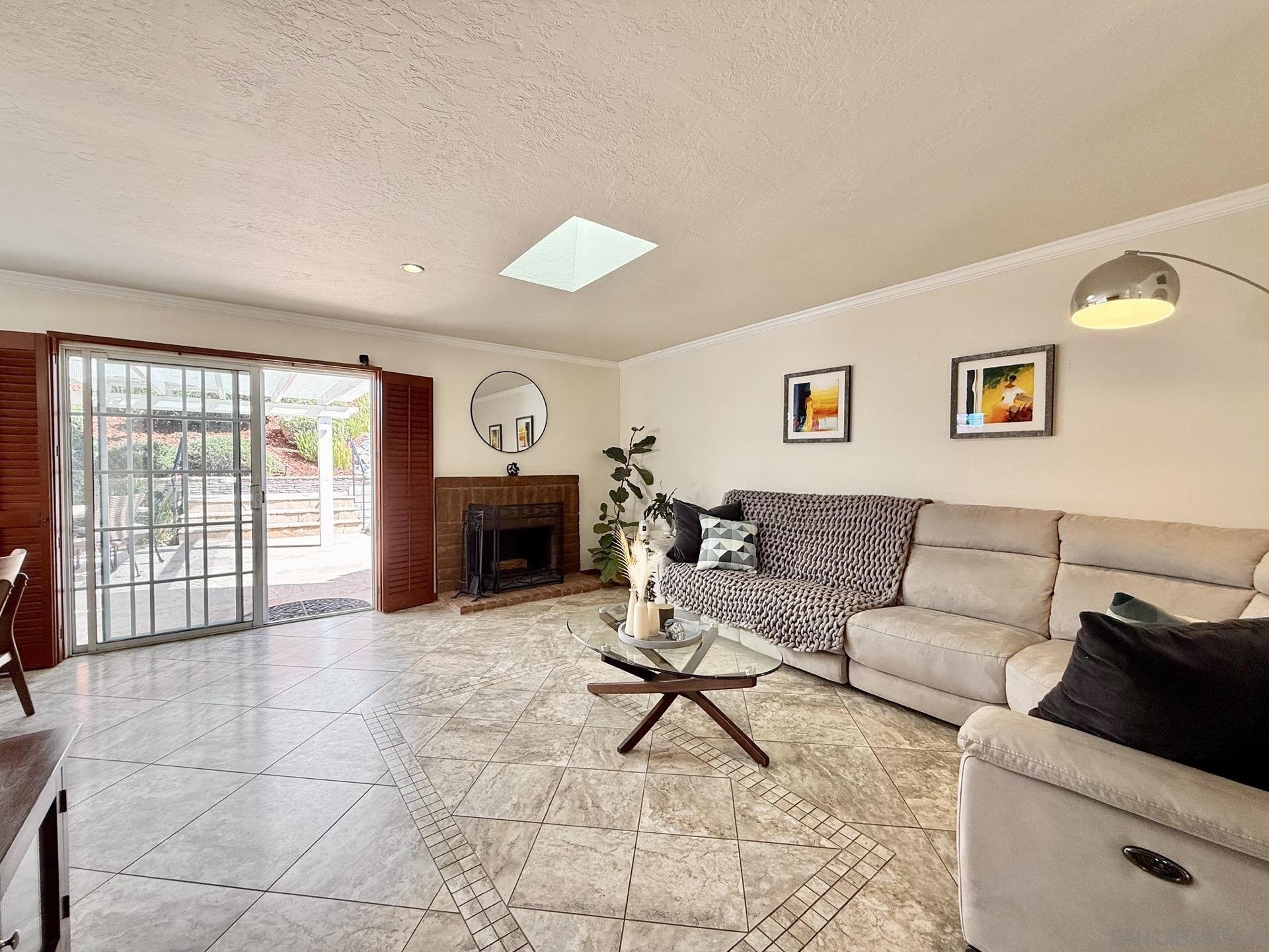 Detail Gallery Image 11 of 64 For 2767  Lancha St, San Diego,  CA 92111 - 3 Beds | 2 Baths