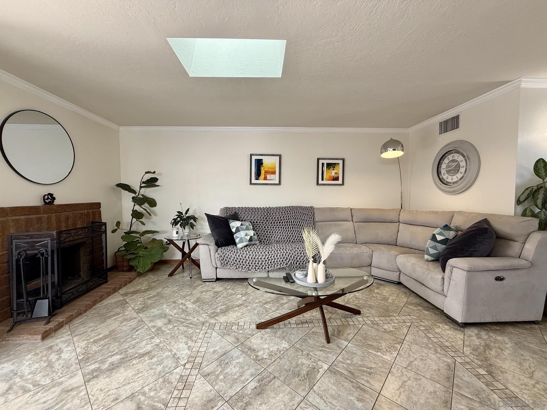 Detail Gallery Image 11 of 64 For 2767  Lancha St, San Diego,  CA 92111 - 3 Beds | 2 Baths