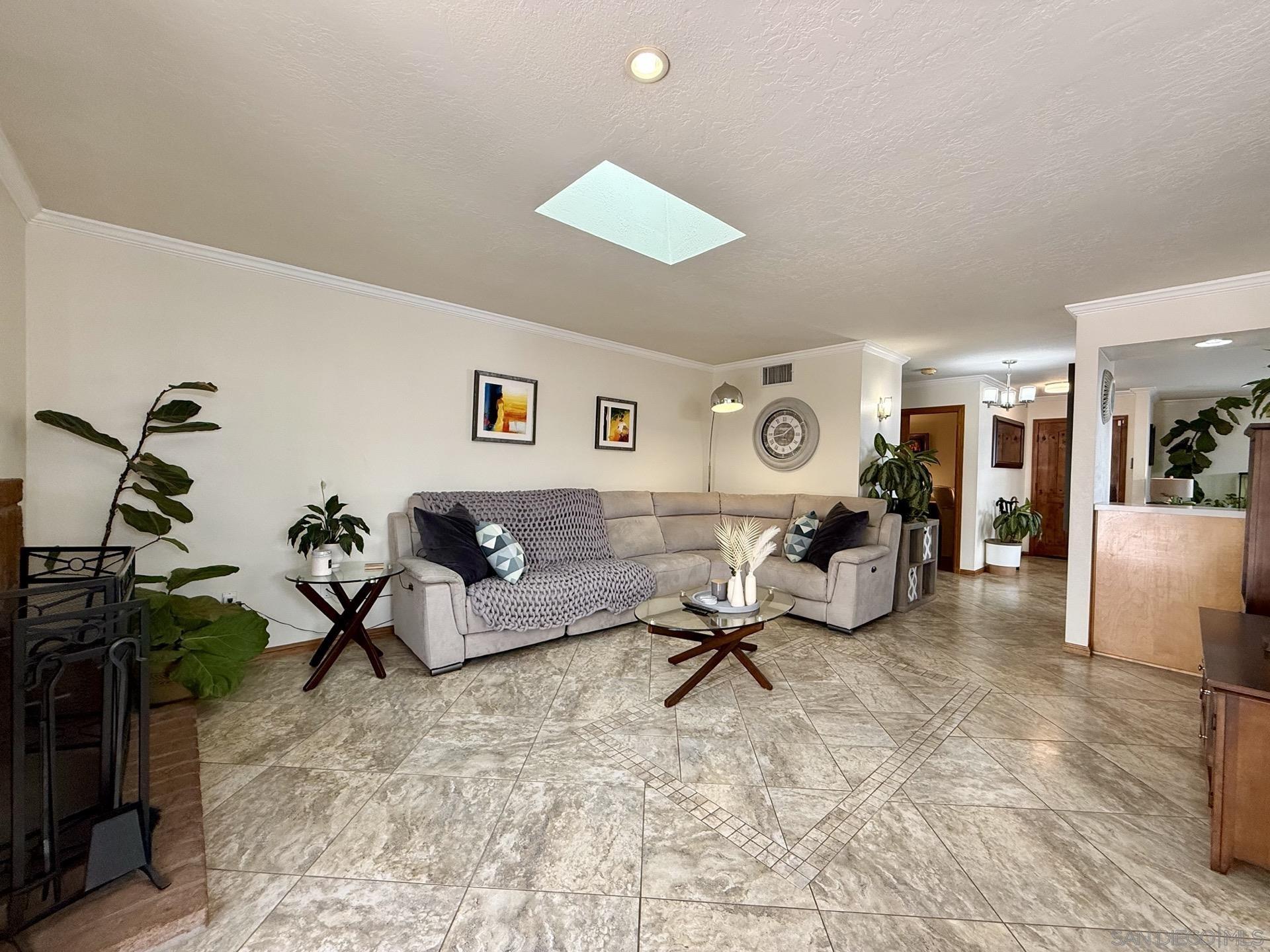 Detail Gallery Image 12 of 64 For 2767  Lancha St, San Diego,  CA 92111 - 3 Beds | 2 Baths