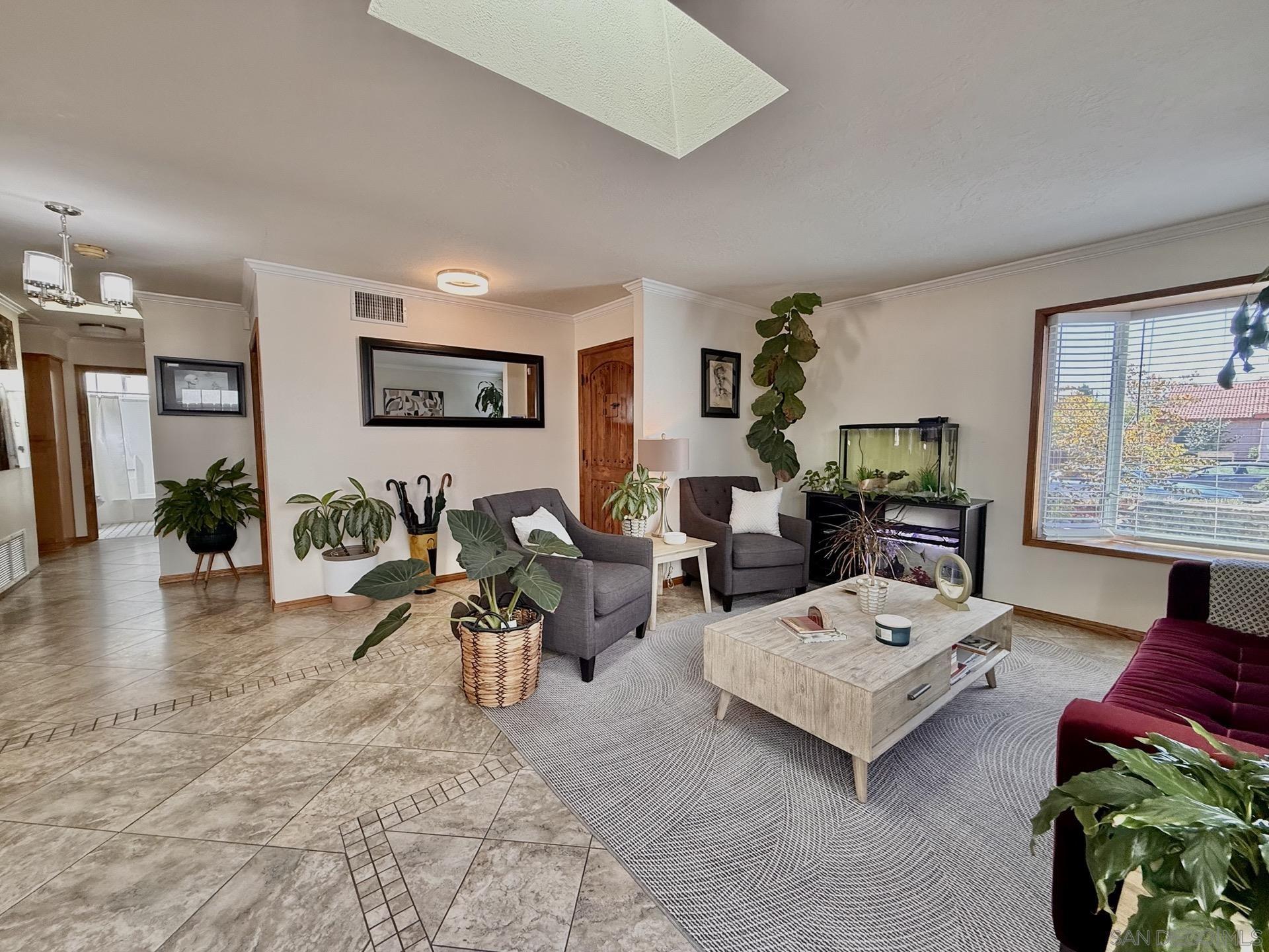 Detail Gallery Image 3 of 64 For 2767  Lancha St, San Diego,  CA 92111 - 3 Beds | 2 Baths