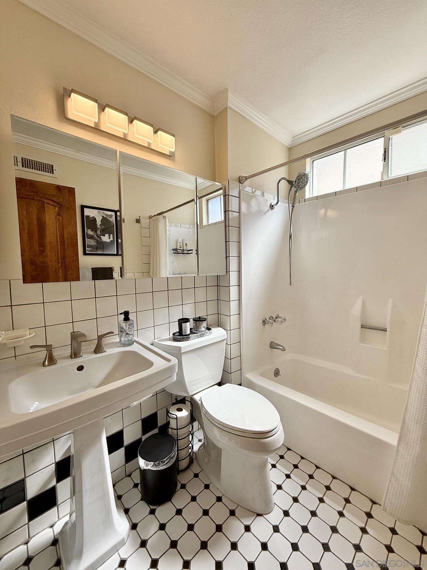 Detail Gallery Image 30 of 64 For 2767  Lancha St, San Diego,  CA 92111 - 3 Beds | 2 Baths