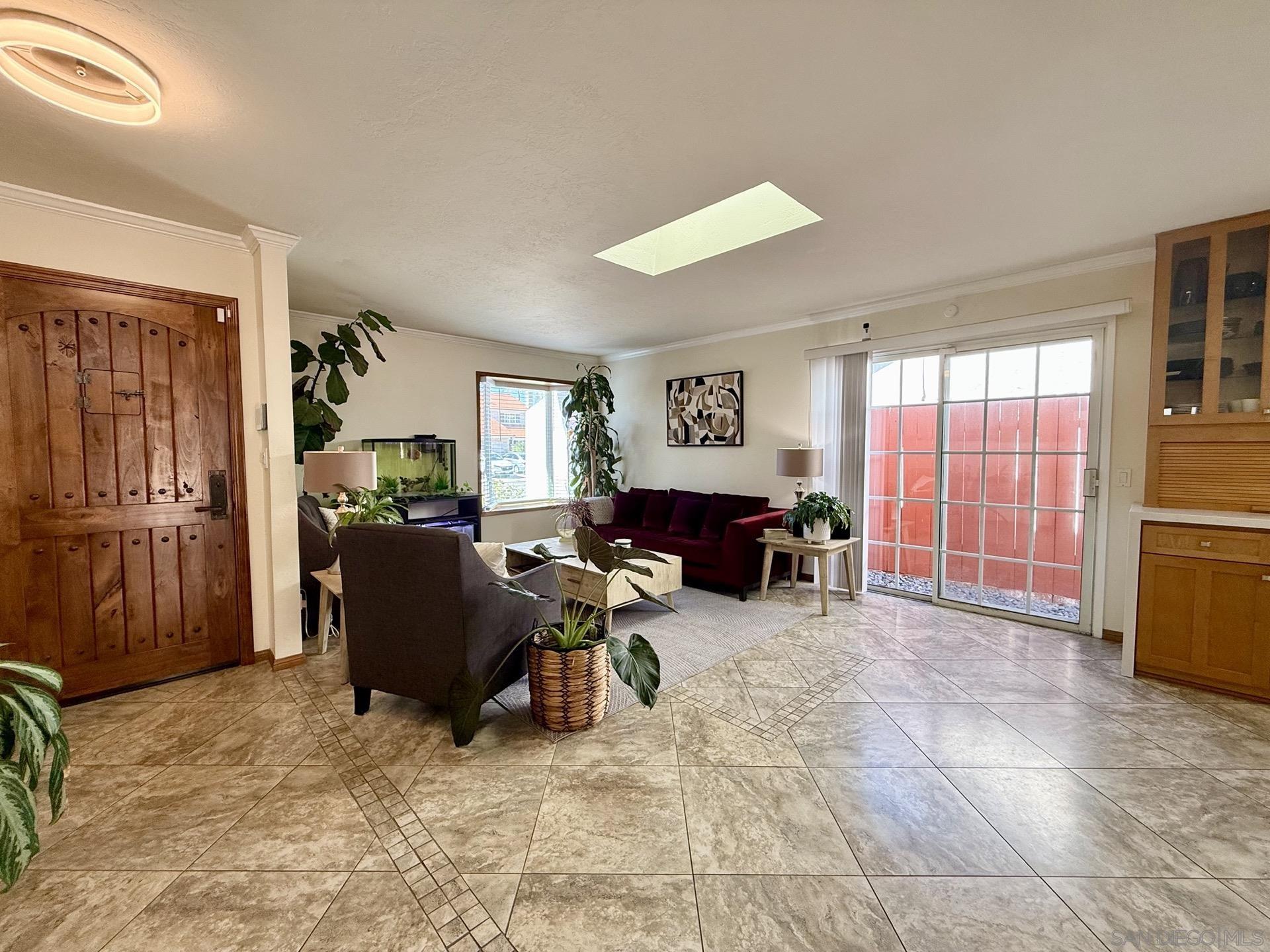 Detail Gallery Image 4 of 64 For 2767  Lancha St, San Diego,  CA 92111 - 3 Beds | 2 Baths