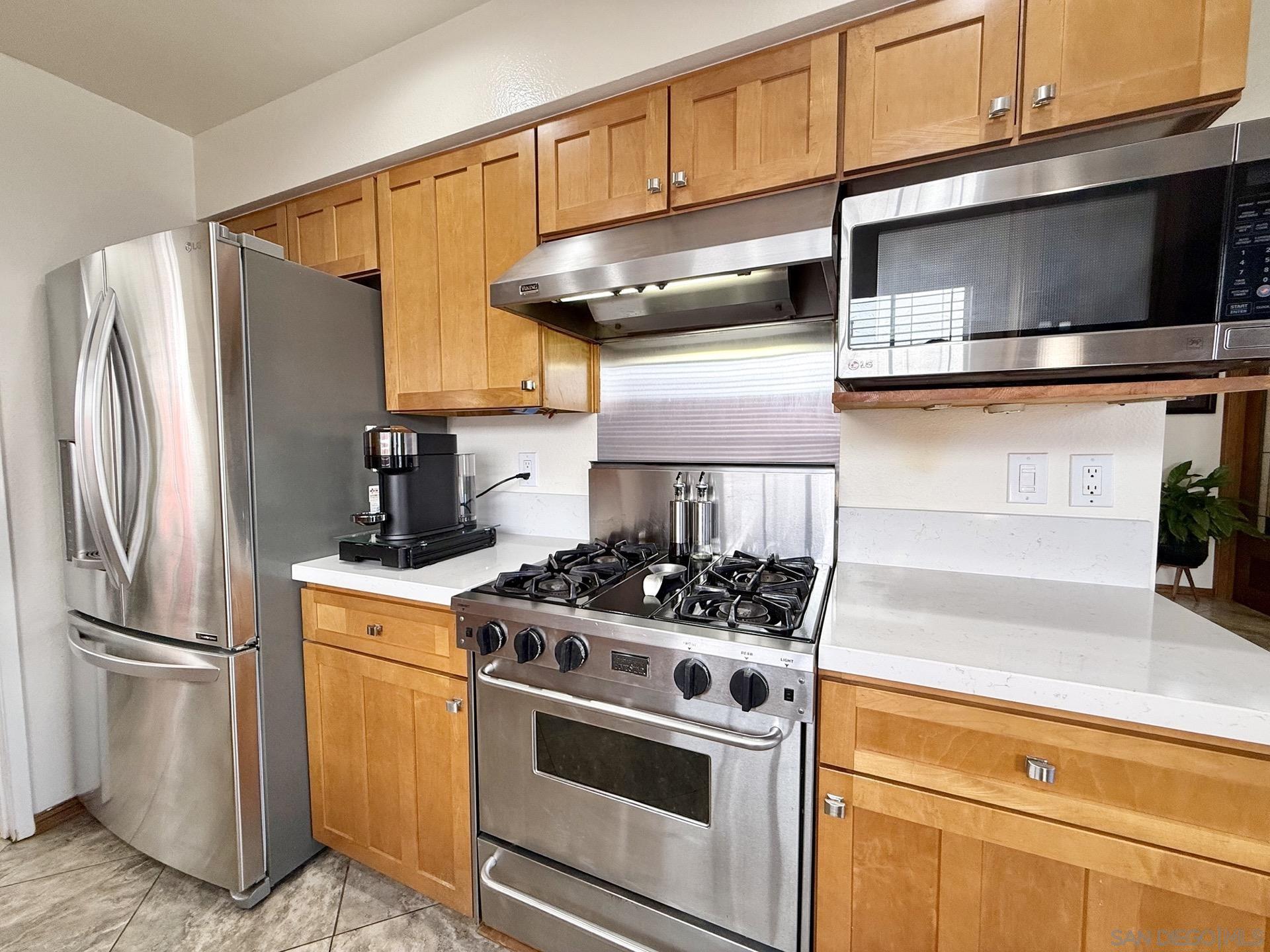 Detail Gallery Image 6 of 64 For 2767  Lancha St, San Diego,  CA 92111 - 3 Beds | 2 Baths