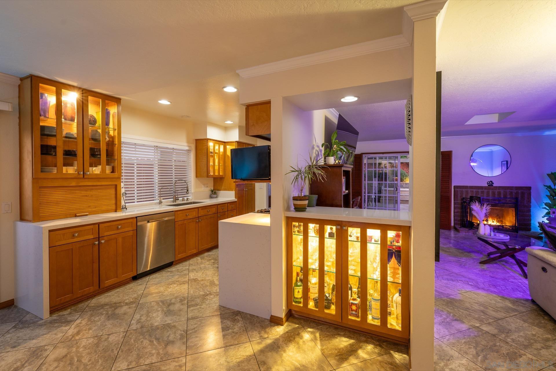 Detail Gallery Image 9 of 64 For 2767  Lancha St, San Diego,  CA 92111 - 3 Beds | 2 Baths