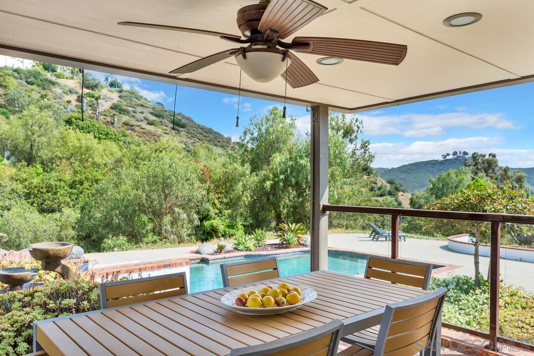 Detail Gallery Image 17 of 48 For 3453  via Loma Vista, Escondido,  CA 92029 - 4 Beds | 3 Baths