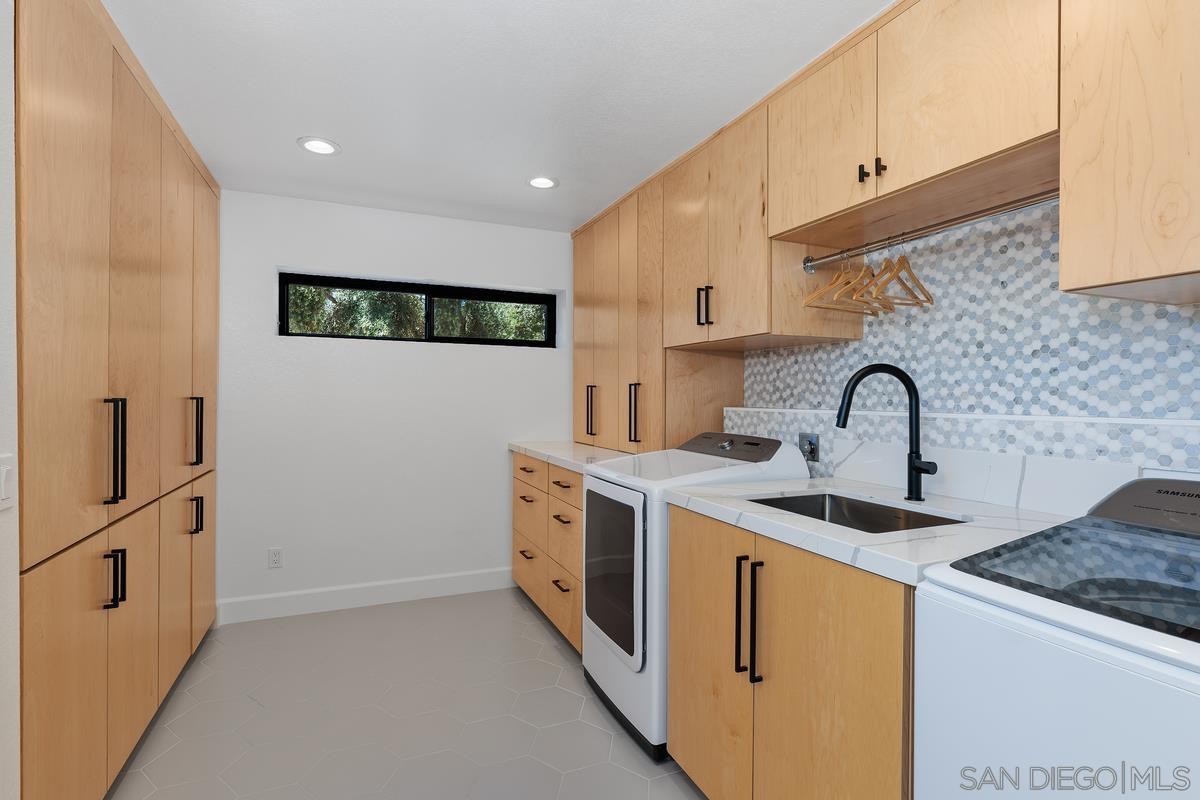 Detail Gallery Image 27 of 48 For 3453  via Loma Vista, Escondido,  CA 92029 - 4 Beds | 3 Baths