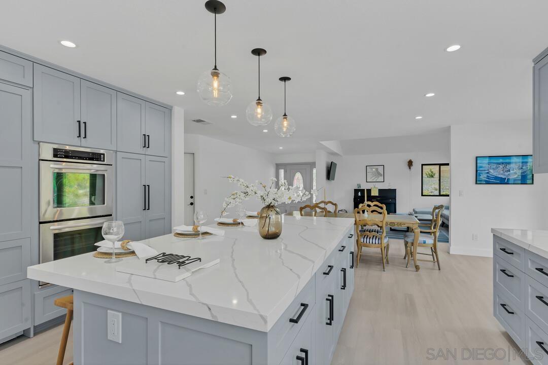 Detail Gallery Image 5 of 48 For 3453  via Loma Vista, Escondido,  CA 92029 - 4 Beds | 3 Baths