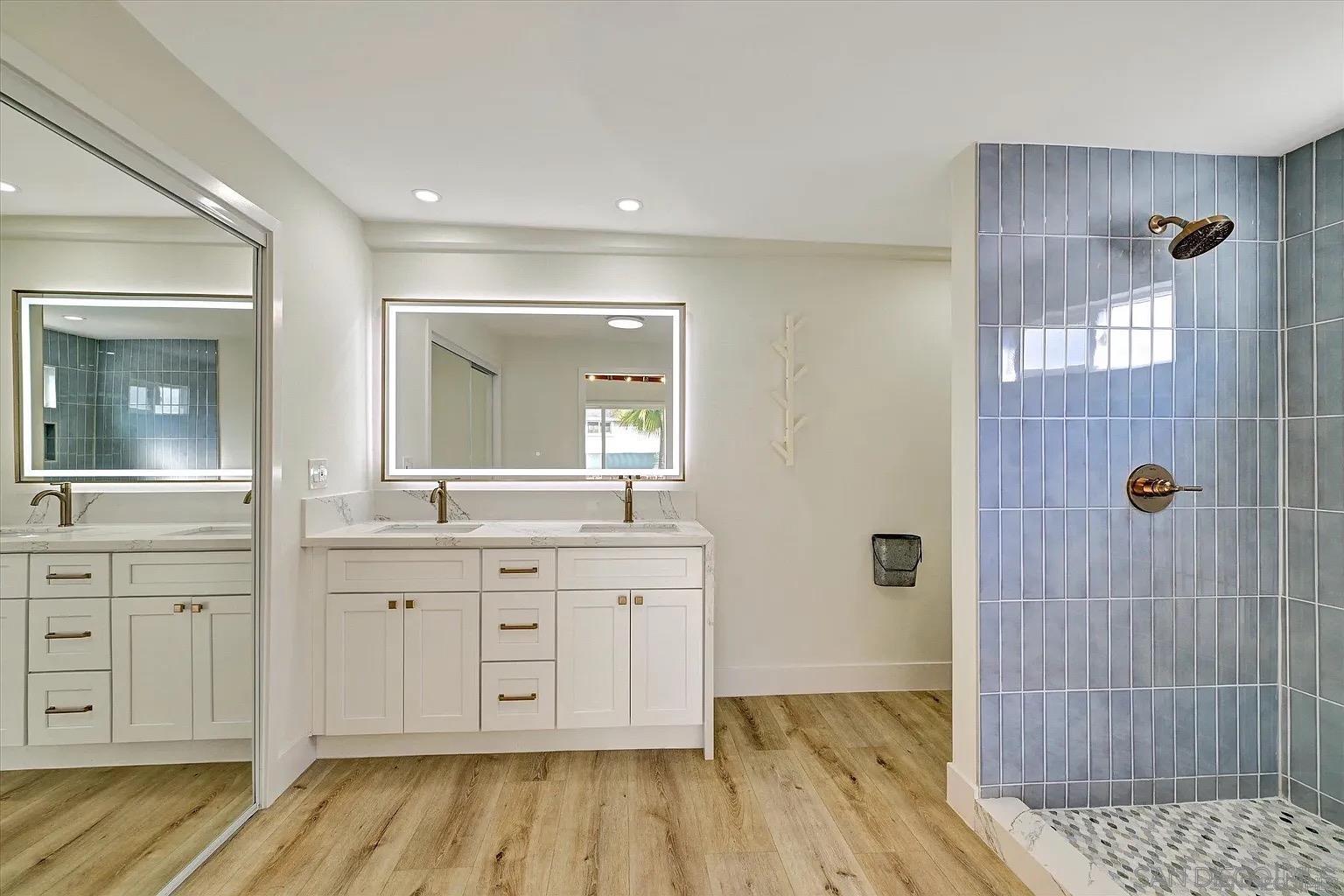 Detail Gallery Image 14 of 33 For 2802  Cowley Way, San Diego,  CA 92110 - 4 Beds | 3 Baths