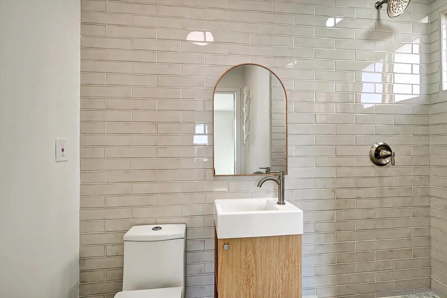 Detail Gallery Image 17 of 33 For 2802  Cowley Way, San Diego,  CA 92110 - 4 Beds | 3 Baths