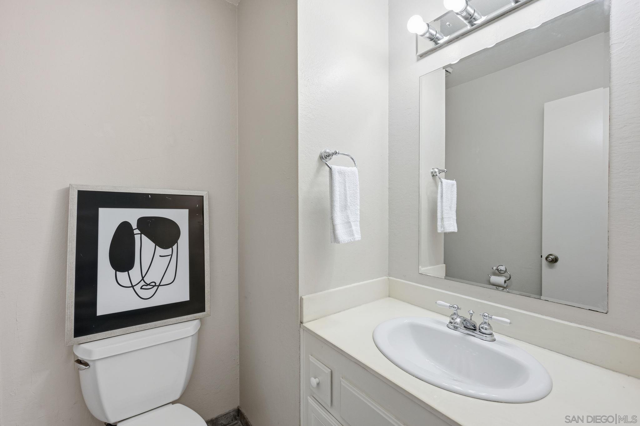 Detail Gallery Image 15 of 34 For 2591  Regent Rd, Carlsbad,  CA 92010 - 3 Beds | 2/1 Baths