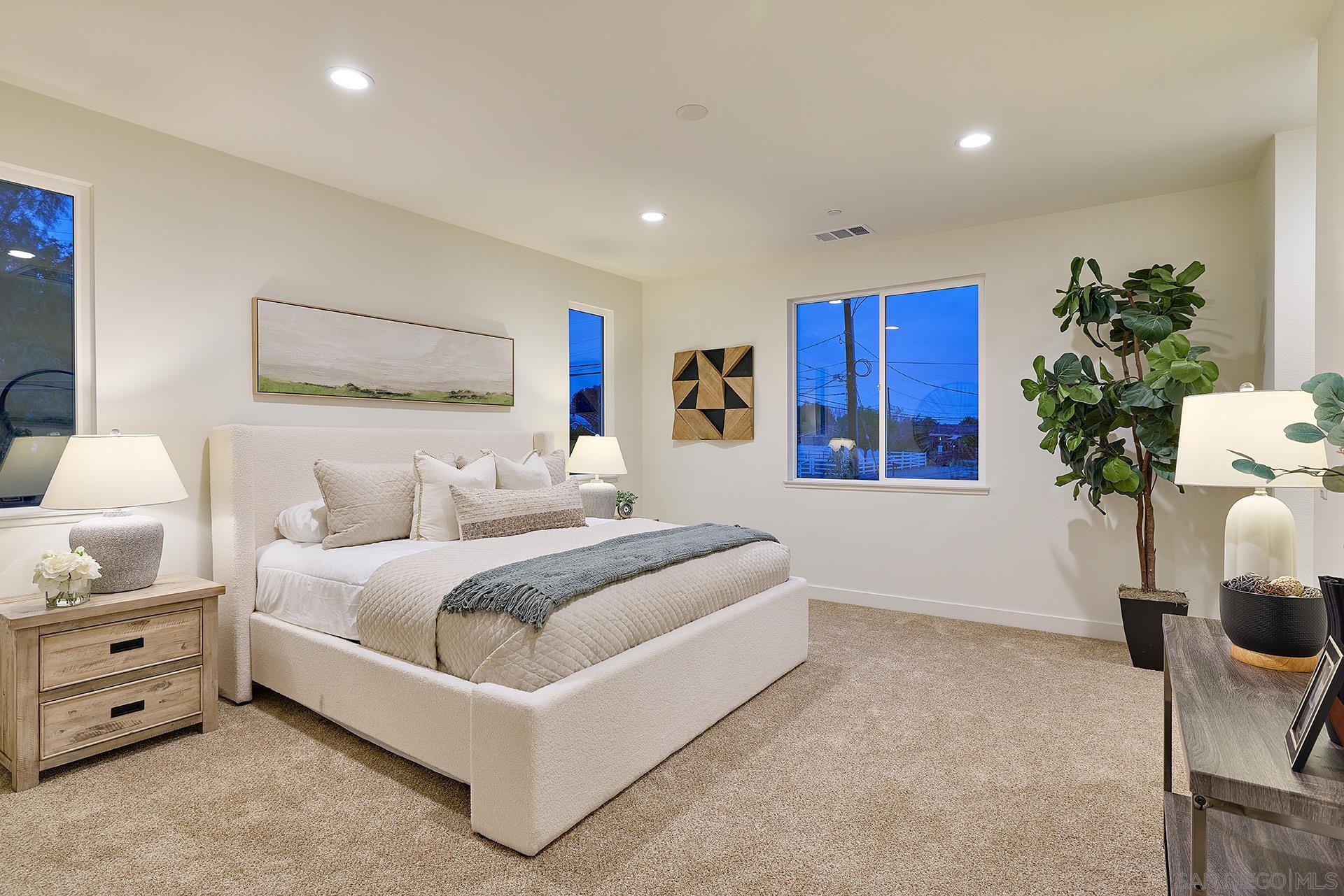 Detail Gallery Image 11 of 32 For 789  Michael Ct, Vista,  CA 92081 - 4 Beds | 3/1 Baths