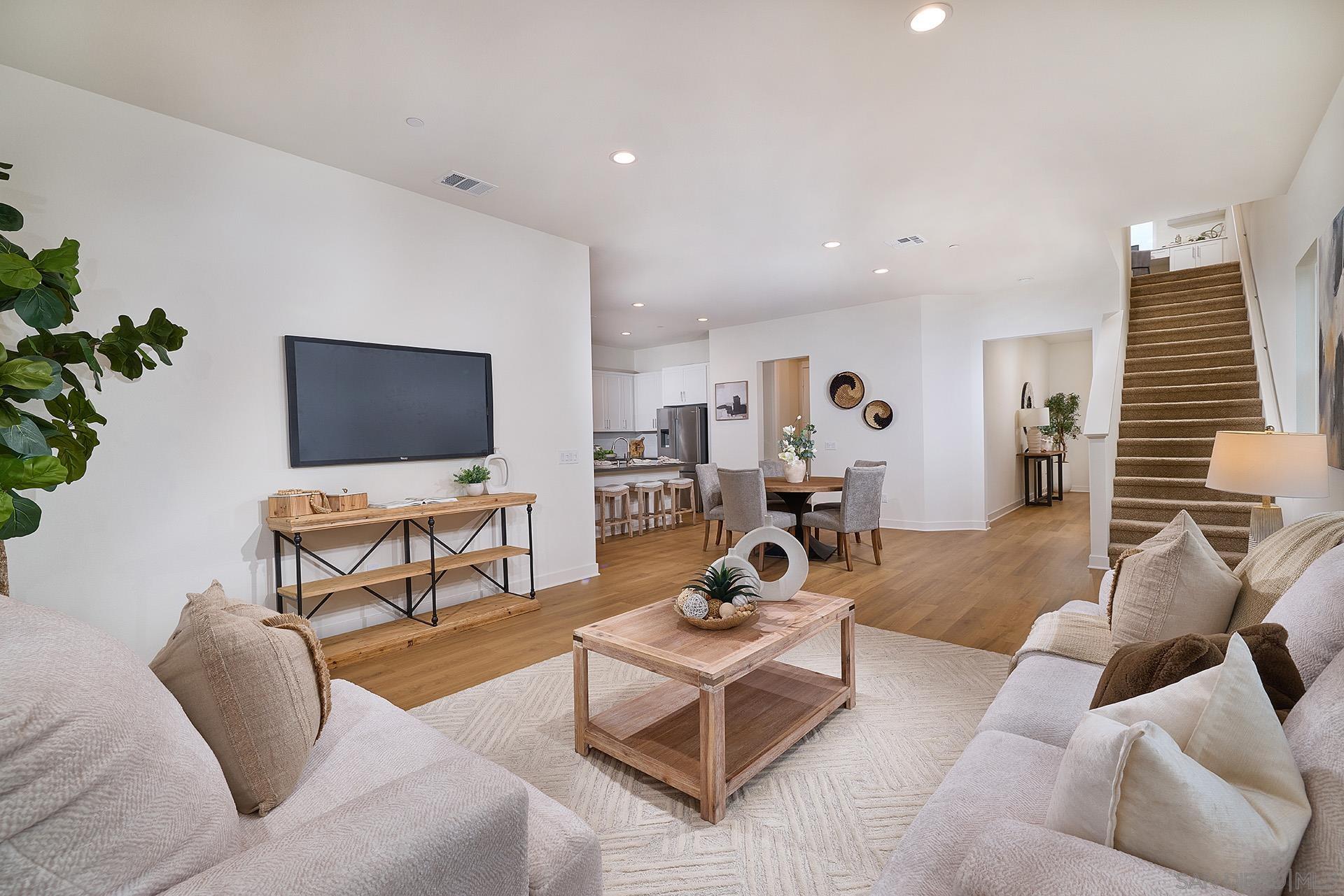 Detail Gallery Image 14 of 32 For 789  Michael Ct, Vista,  CA 92081 - 4 Beds | 3/1 Baths