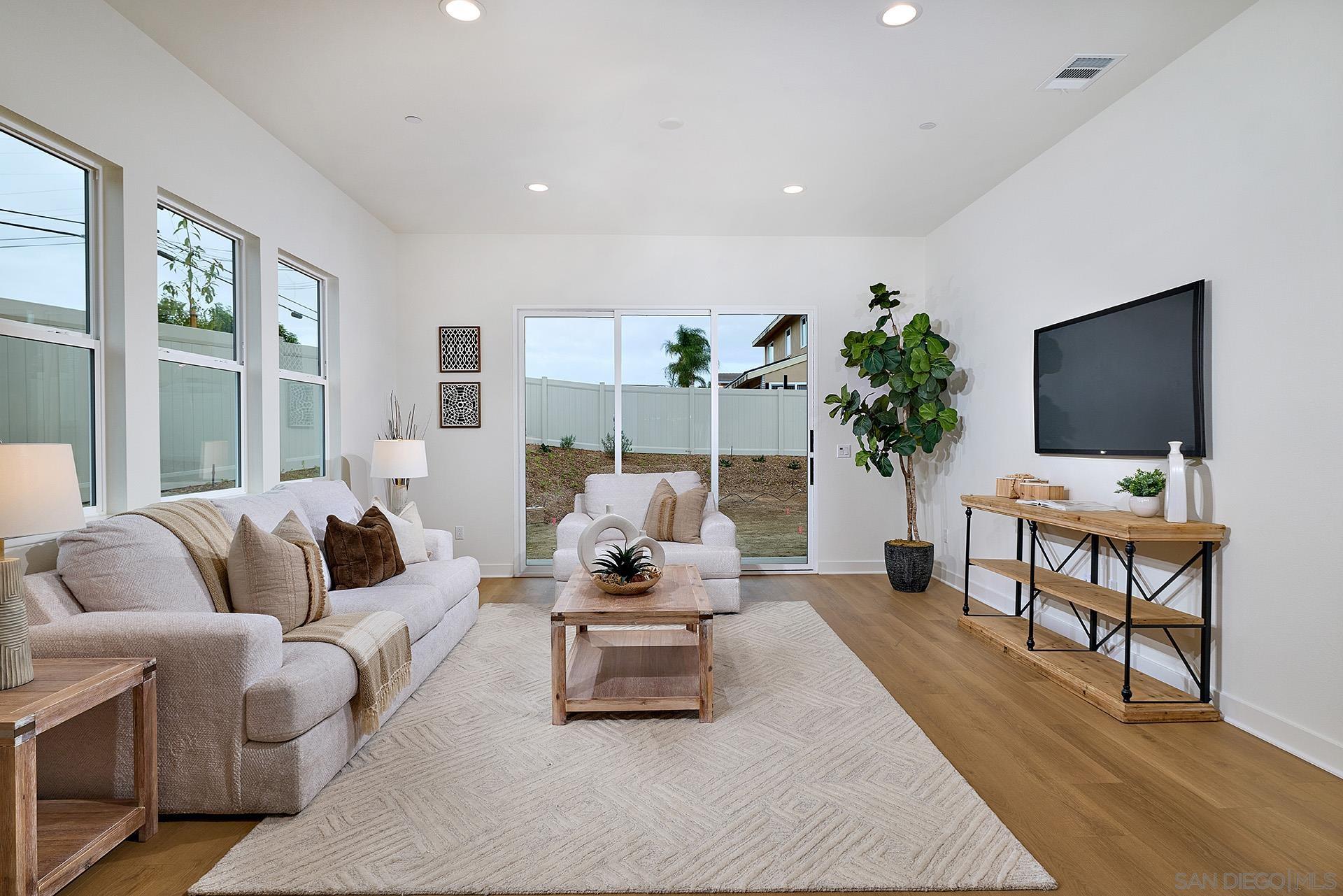 Detail Gallery Image 15 of 32 For 789  Michael Ct, Vista,  CA 92081 - 4 Beds | 3/1 Baths