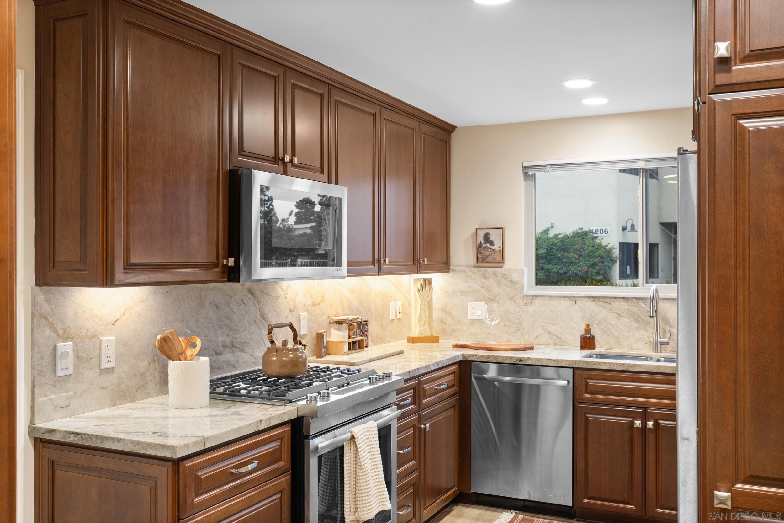 Detail Gallery Image 6 of 36 For 3003  Orleans E, San Diego,  CA 92110 - 2 Beds | 1/1 Baths