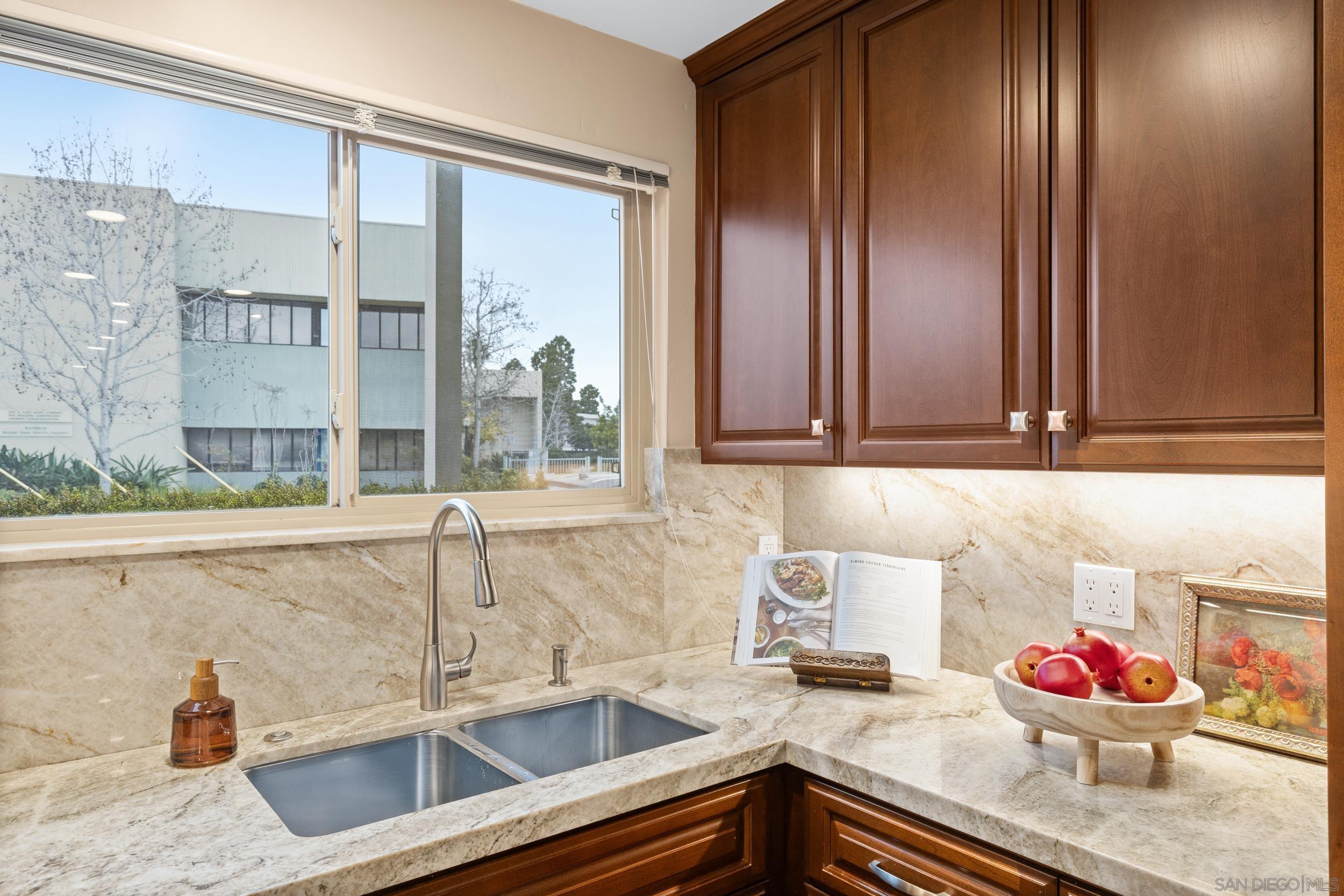 Detail Gallery Image 7 of 36 For 3003  Orleans E, San Diego,  CA 92110 - 2 Beds | 1/1 Baths