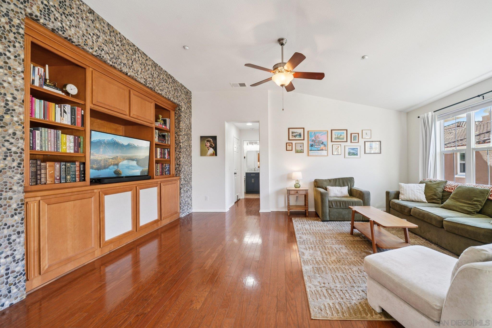 Front Image Thumbnail for SD260003294